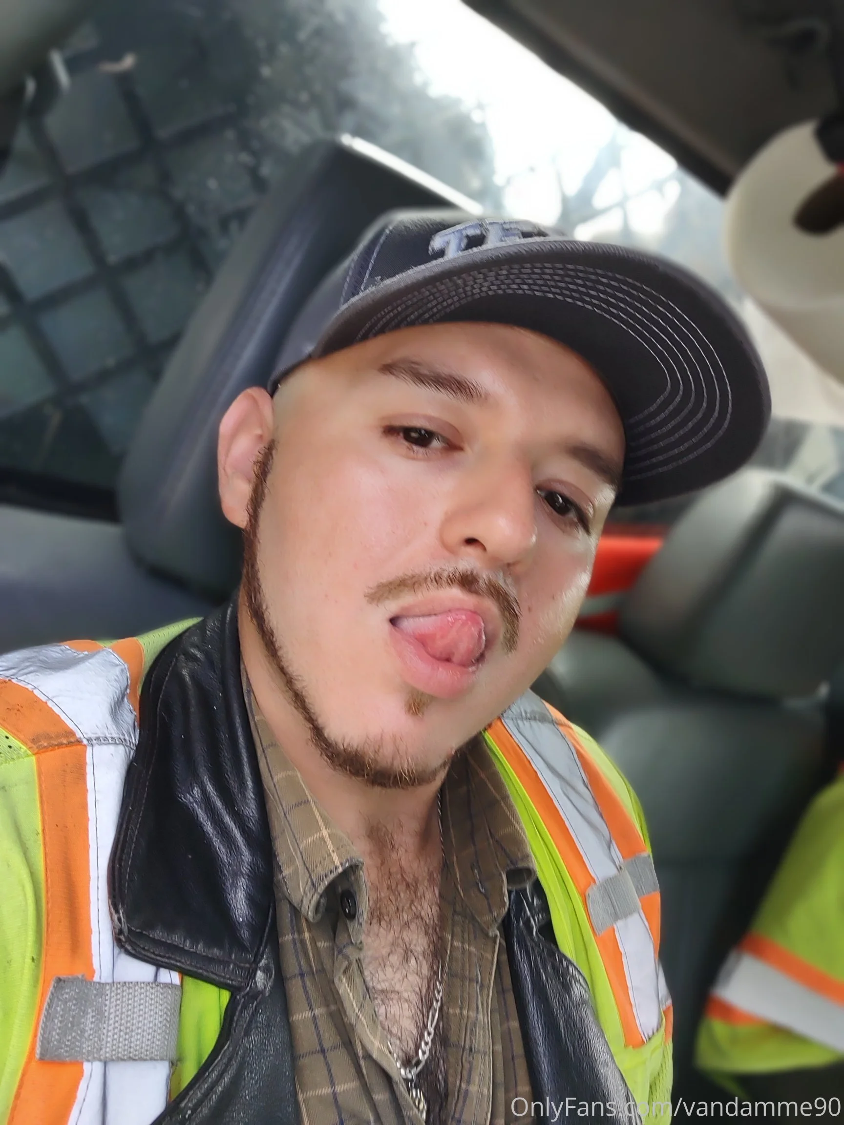 VanDamned90 @vandamned90 pov