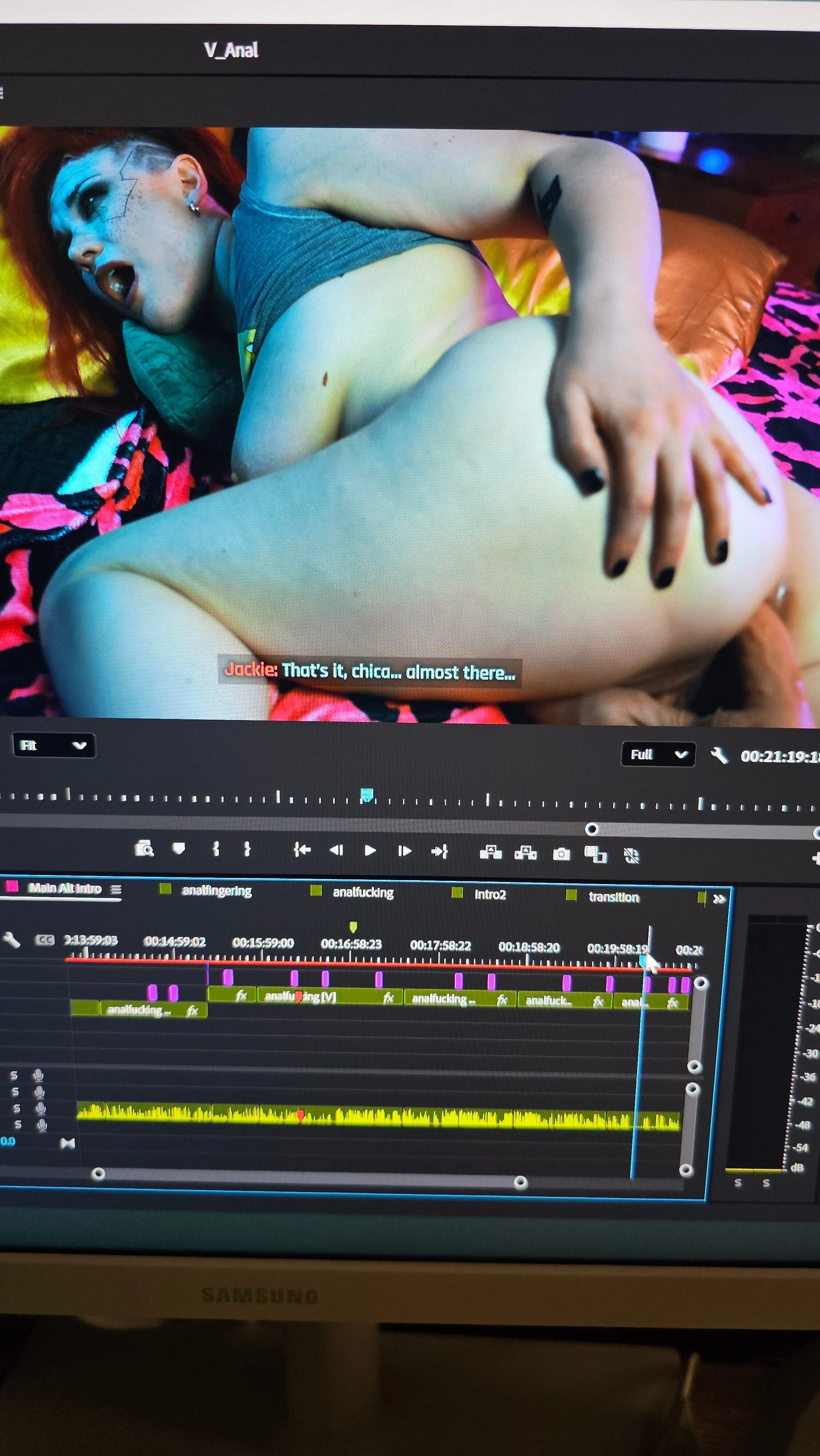 Weird Gal Yank-a-dick @veronicadax ig