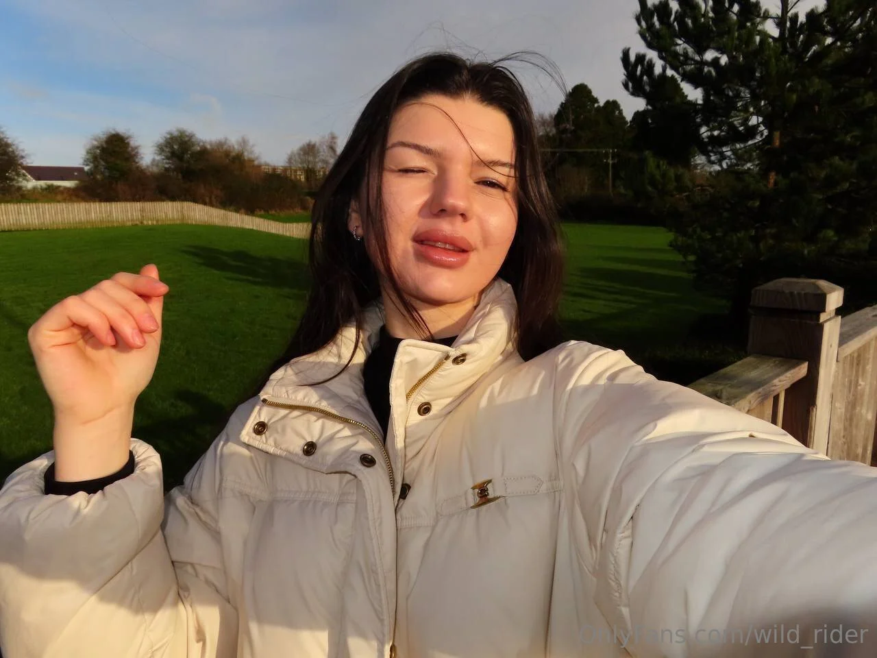 Milana ❄️ Christmas mood ☃️🎄 @wild_rider speaks languages