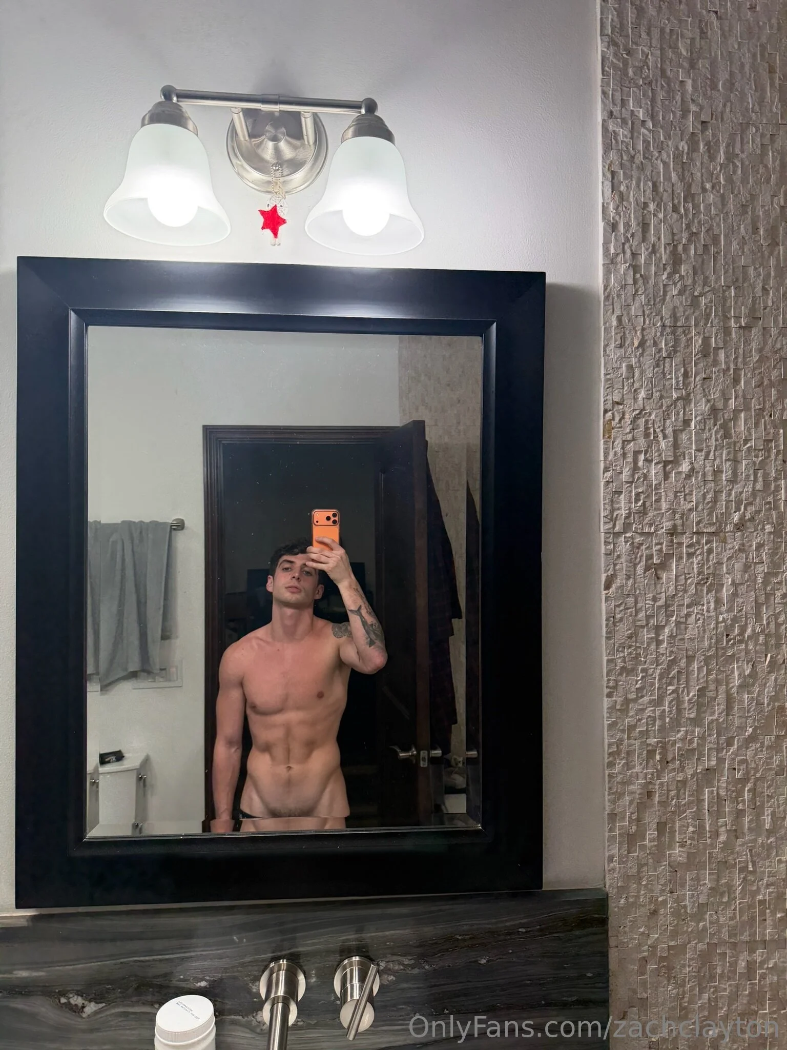 Zach 👅 bikini papparazi