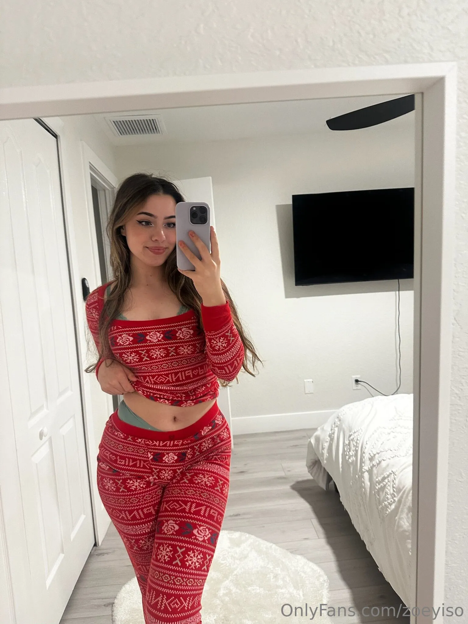 zoey! @zoeyiso glen powell and drama