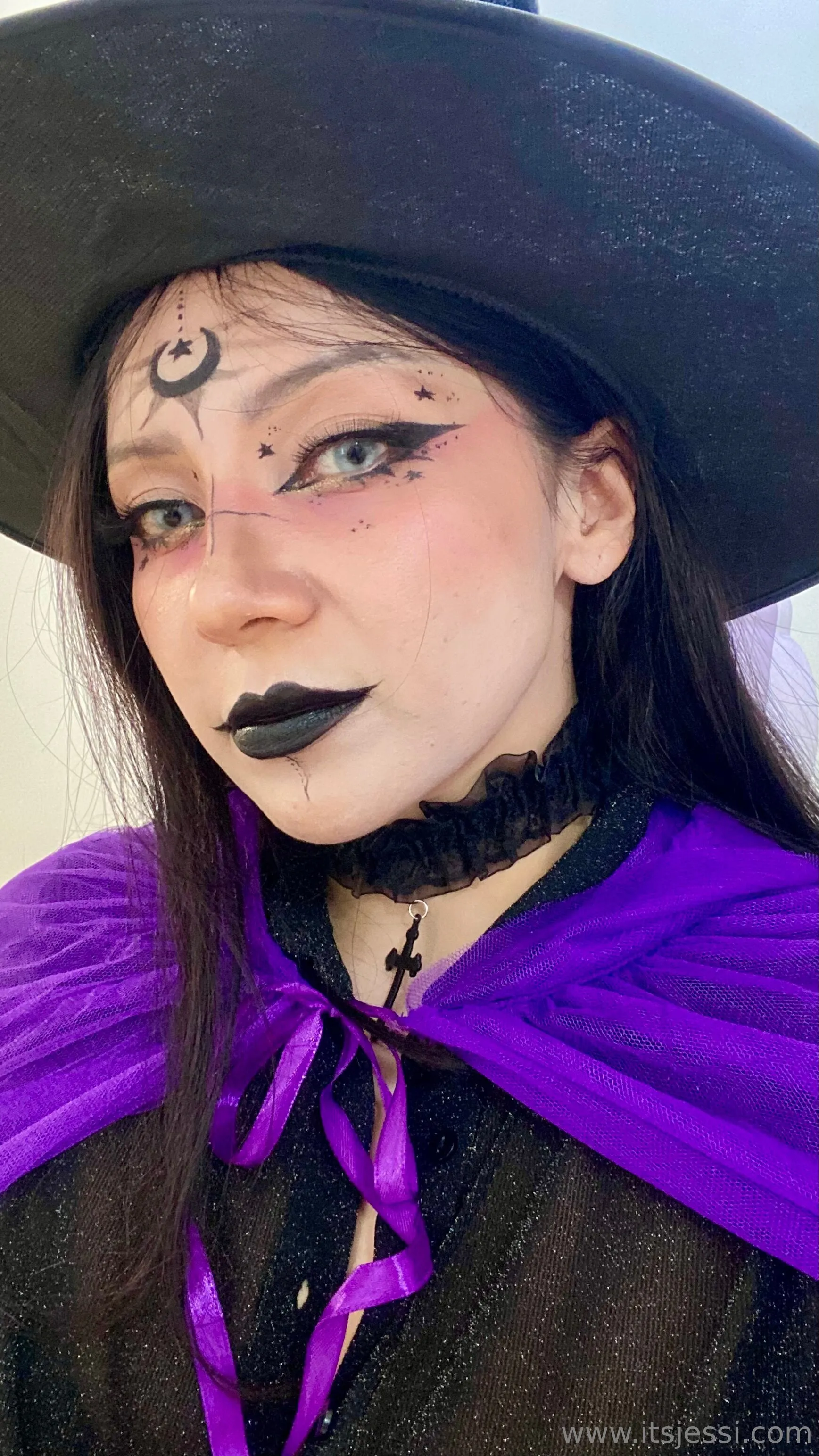 Jessi @its_jessi footjob