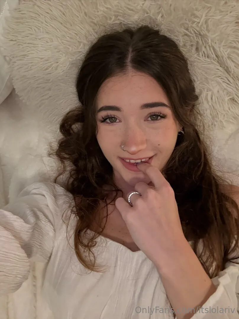 Lola @itslolariv pron