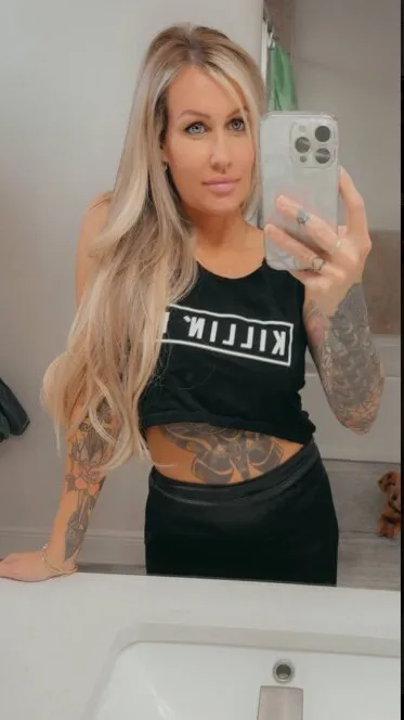 Jennifer😈 @jenniferbarton is chloe cherry