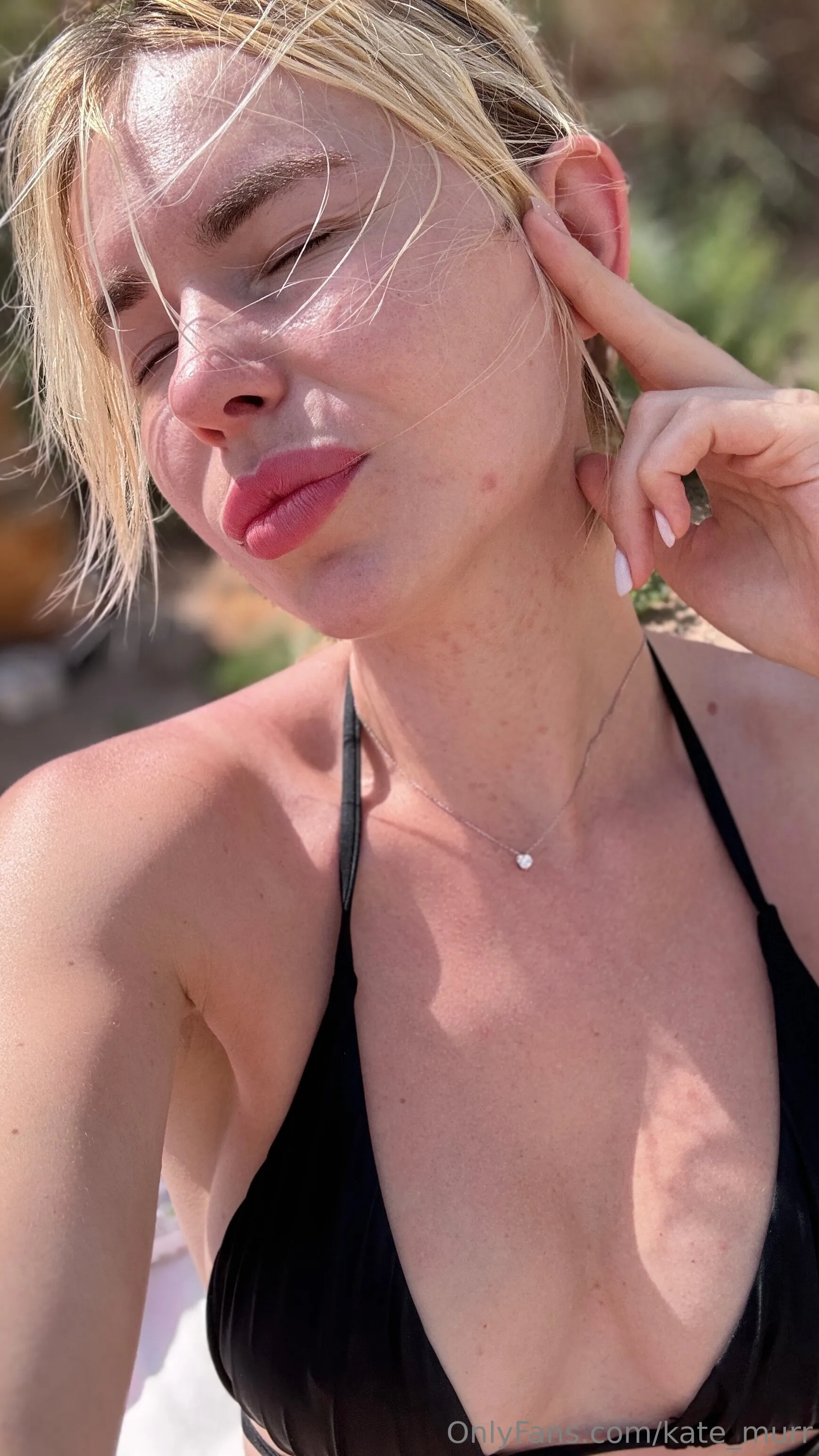 If you could describe your day today with one song, what song would it be? Share your soundtrack! 🎶😊