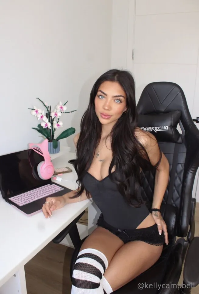 Kelly Cams 🌺🏝️ step dad