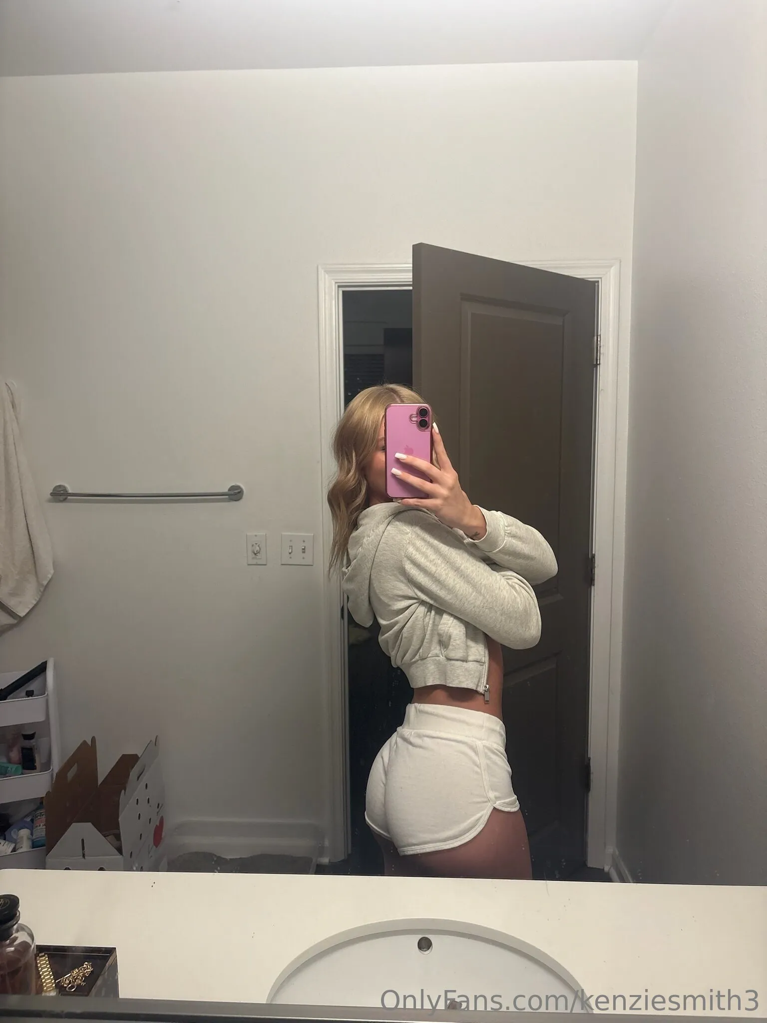 Kenzie Smith @kenziesmith3 fucking