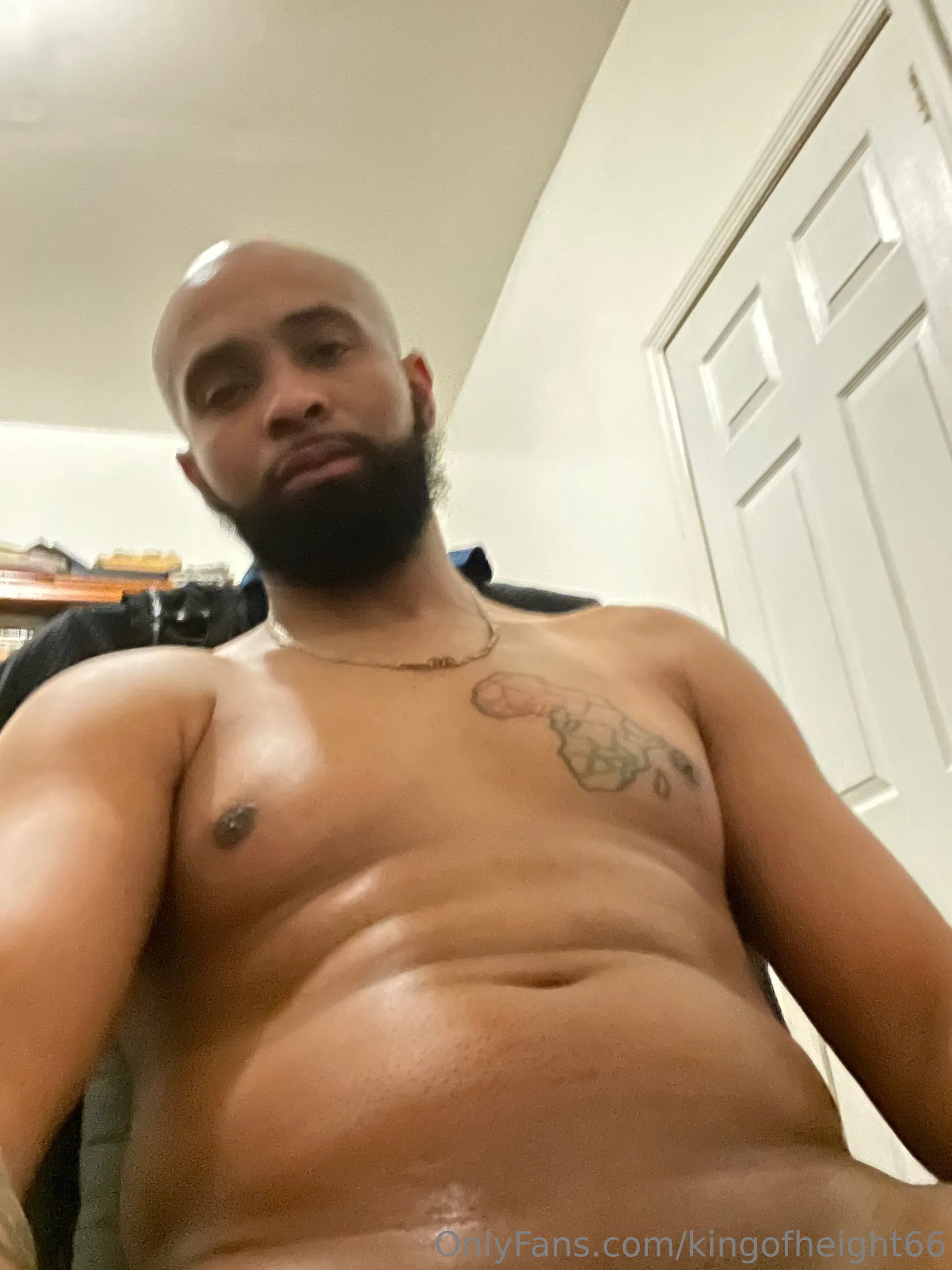 Welcome to the Kingdom! Majesty Awaits U nude pussy