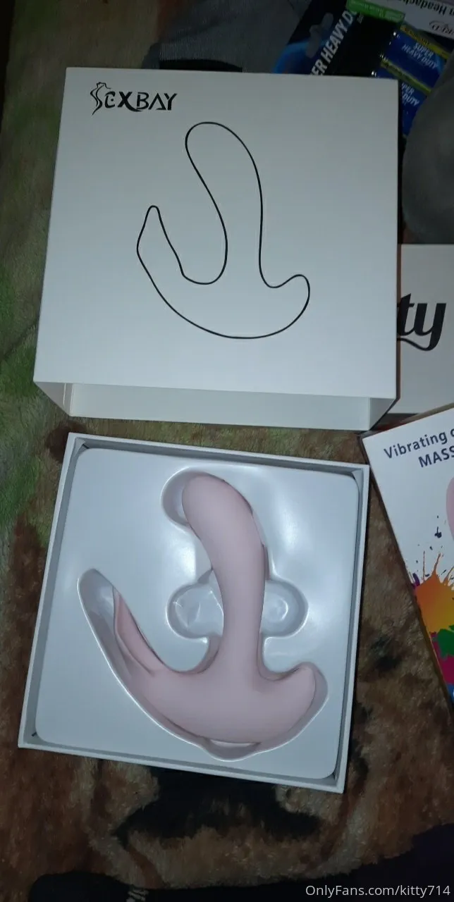 Kitten @kitty714 nude pussy