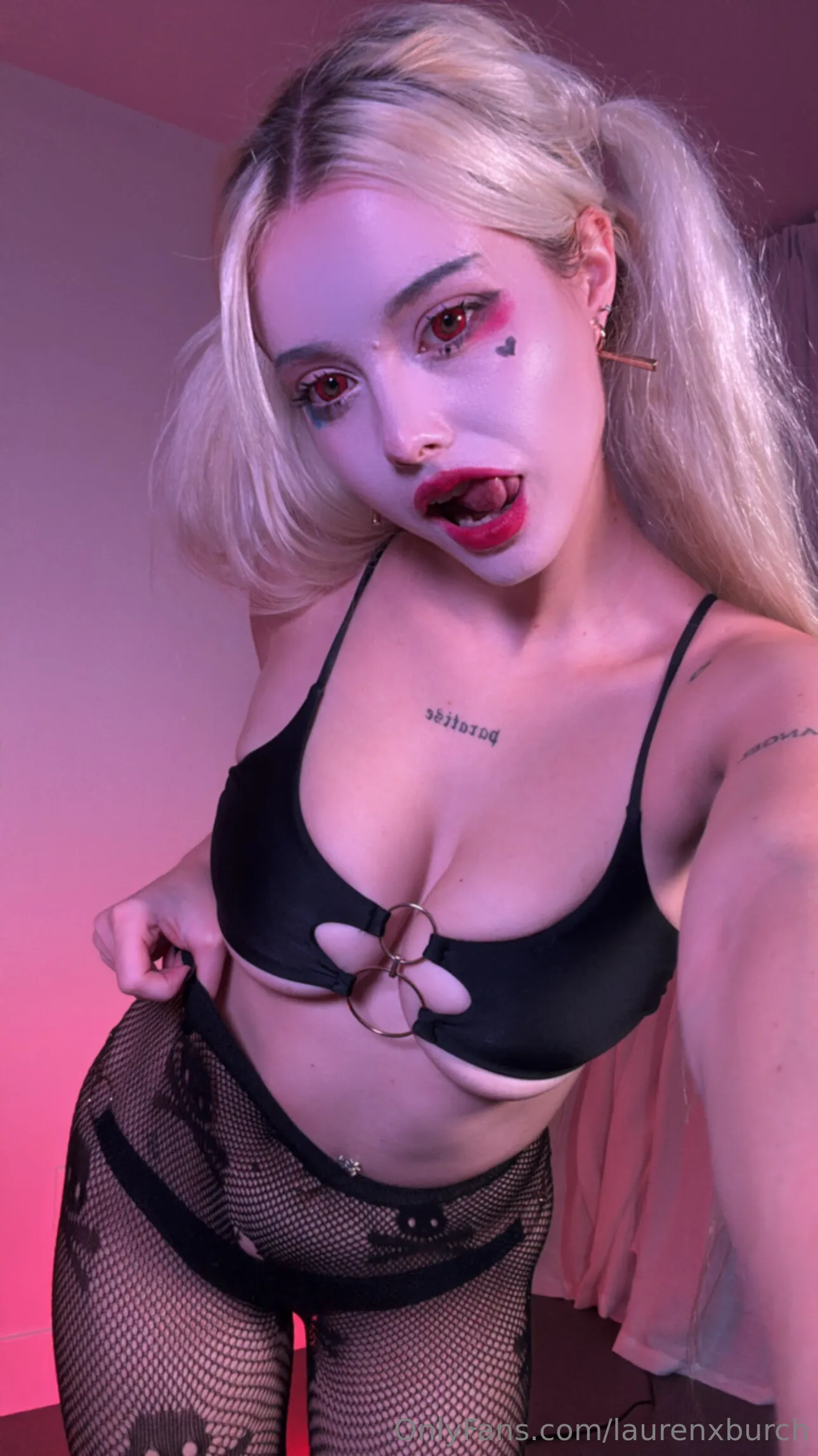 Lauren Burch 🎀 facial