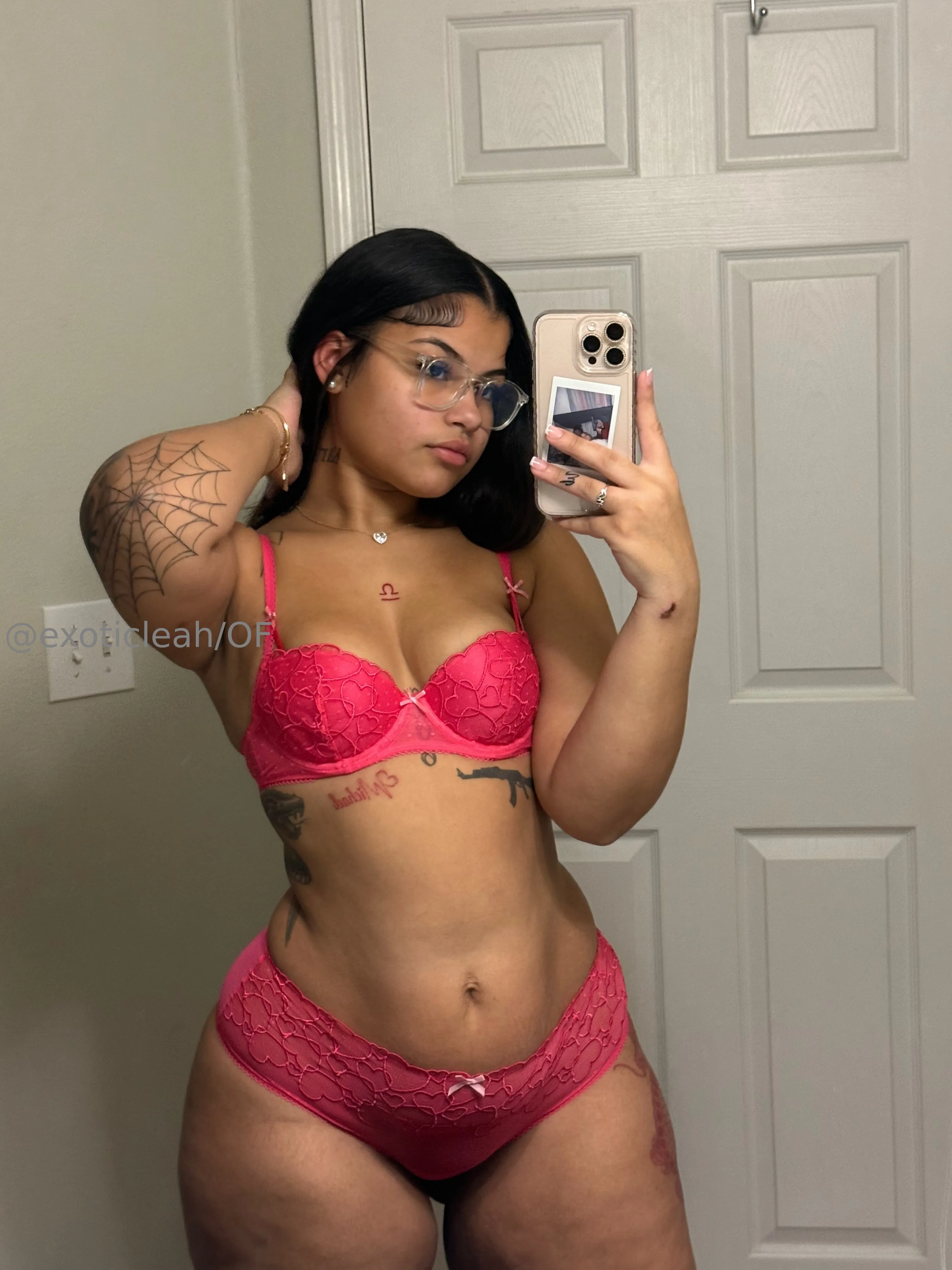 Leah🕷️ @leahford666 gif