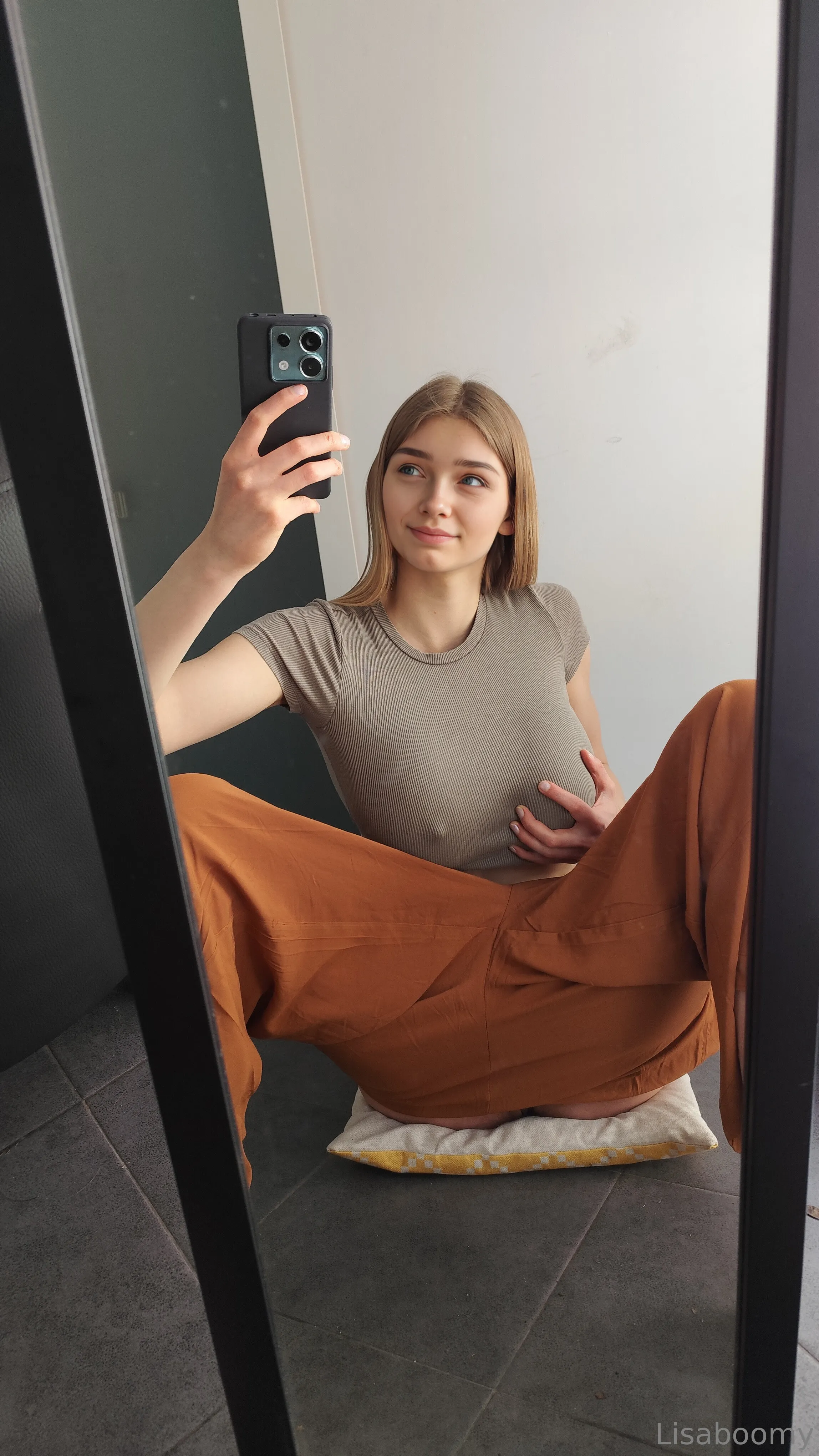 Lisa nude pictures of angie