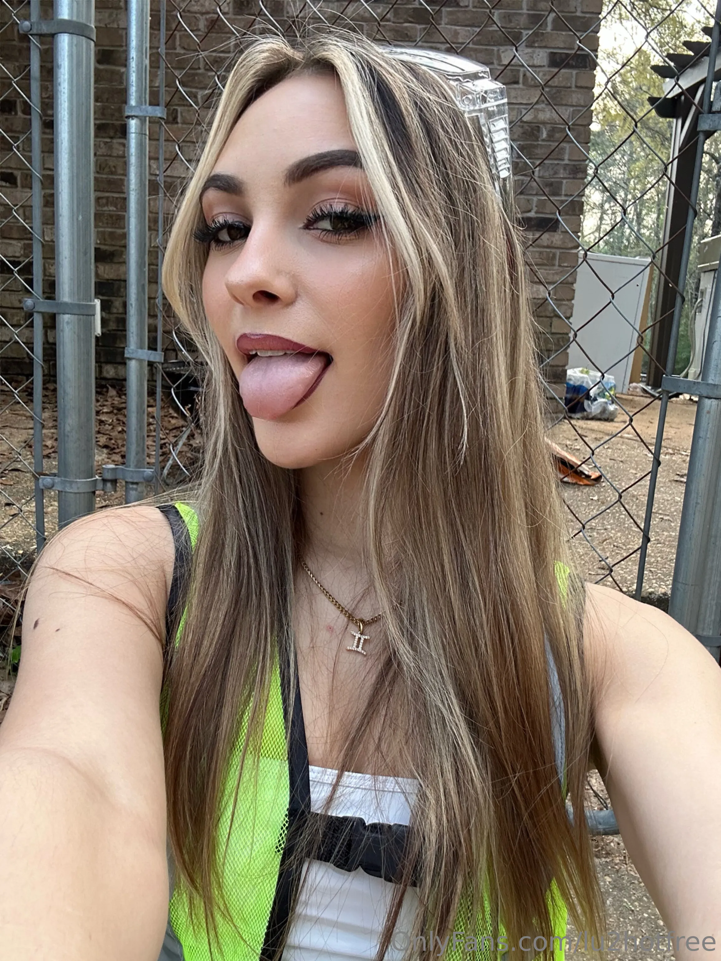 DM me if you’re currently about to stroke your dick <3 I wanna hear all about it 😉