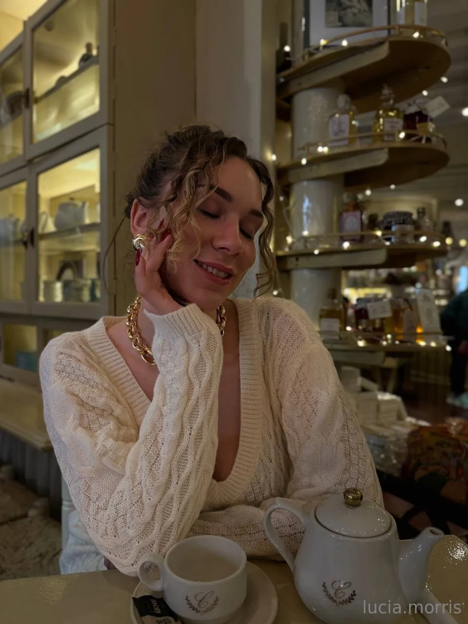 𝗟𝘂𝗰𝗶𝗮 𝗠𝗼𝗿𝗿𝗶𝘀 jane molly