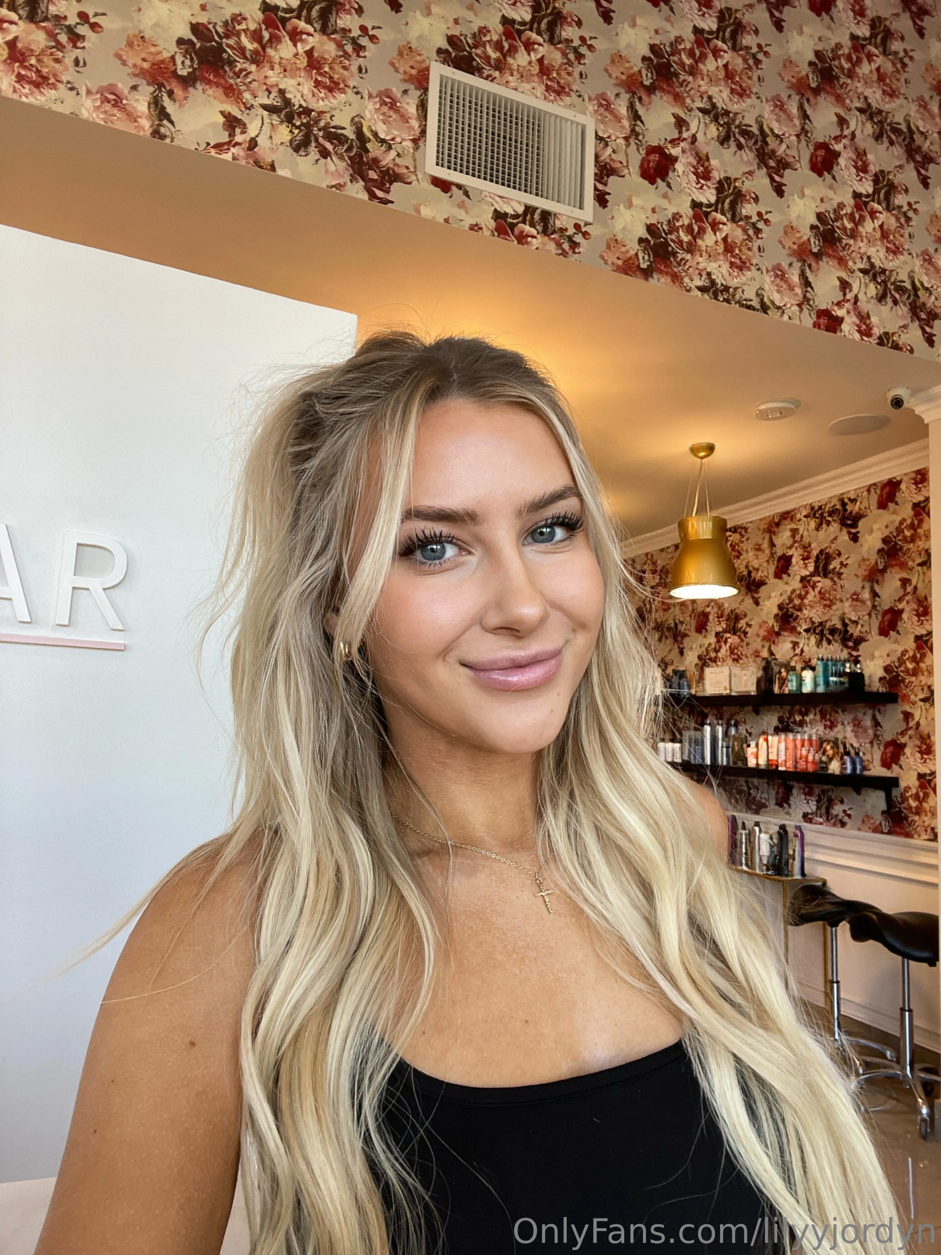 ɪ ᴄᴀɴ'ᴛ sʟᴇᴇᴘ, ᴍᴇssᴀɢᴇ ᴍᴇ ʙᴀᴄᴋ! 🥺