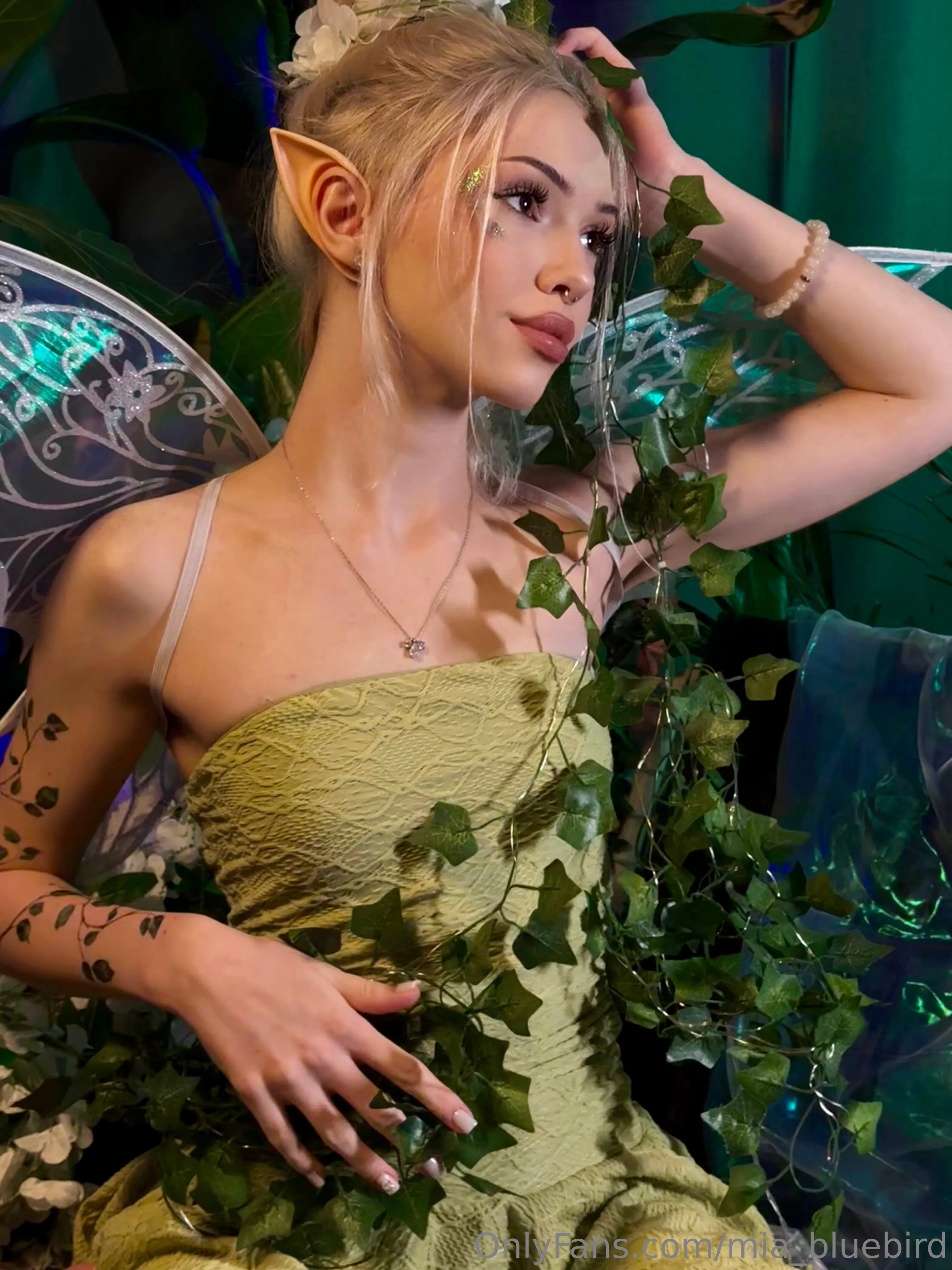 The magical night is over, but the glitter is still on my skin... 💋 It seems that my pollen has left a mark not only on 