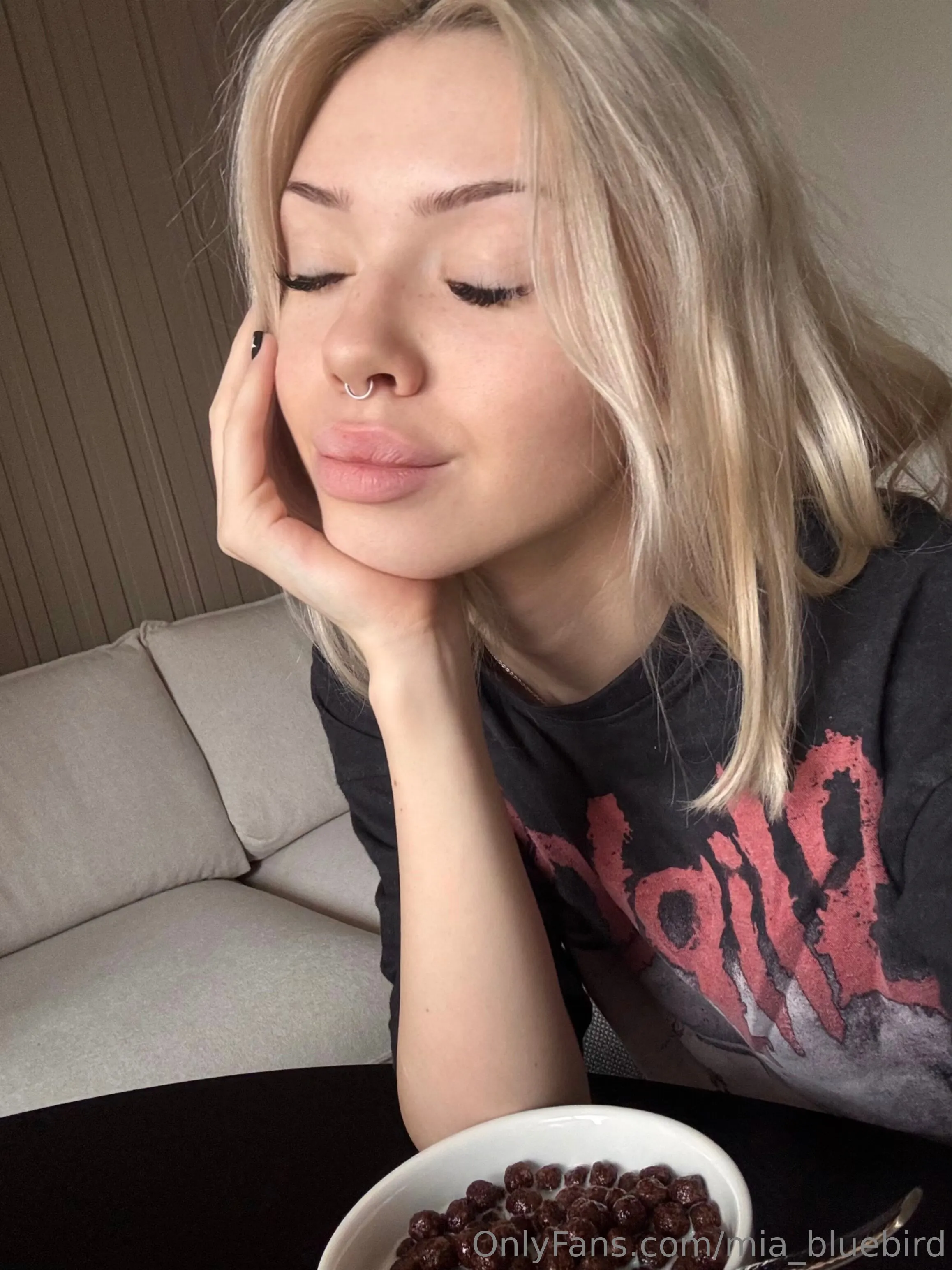 Mia 🤍🎱 Bluebird @mia_bluebird nude videos