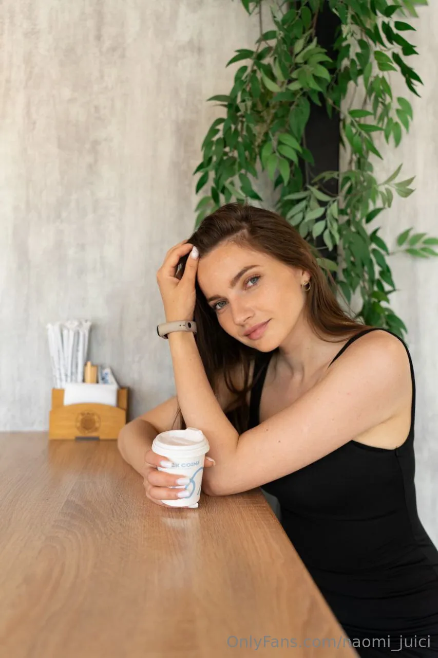 MIA @miia_vibe masterbating