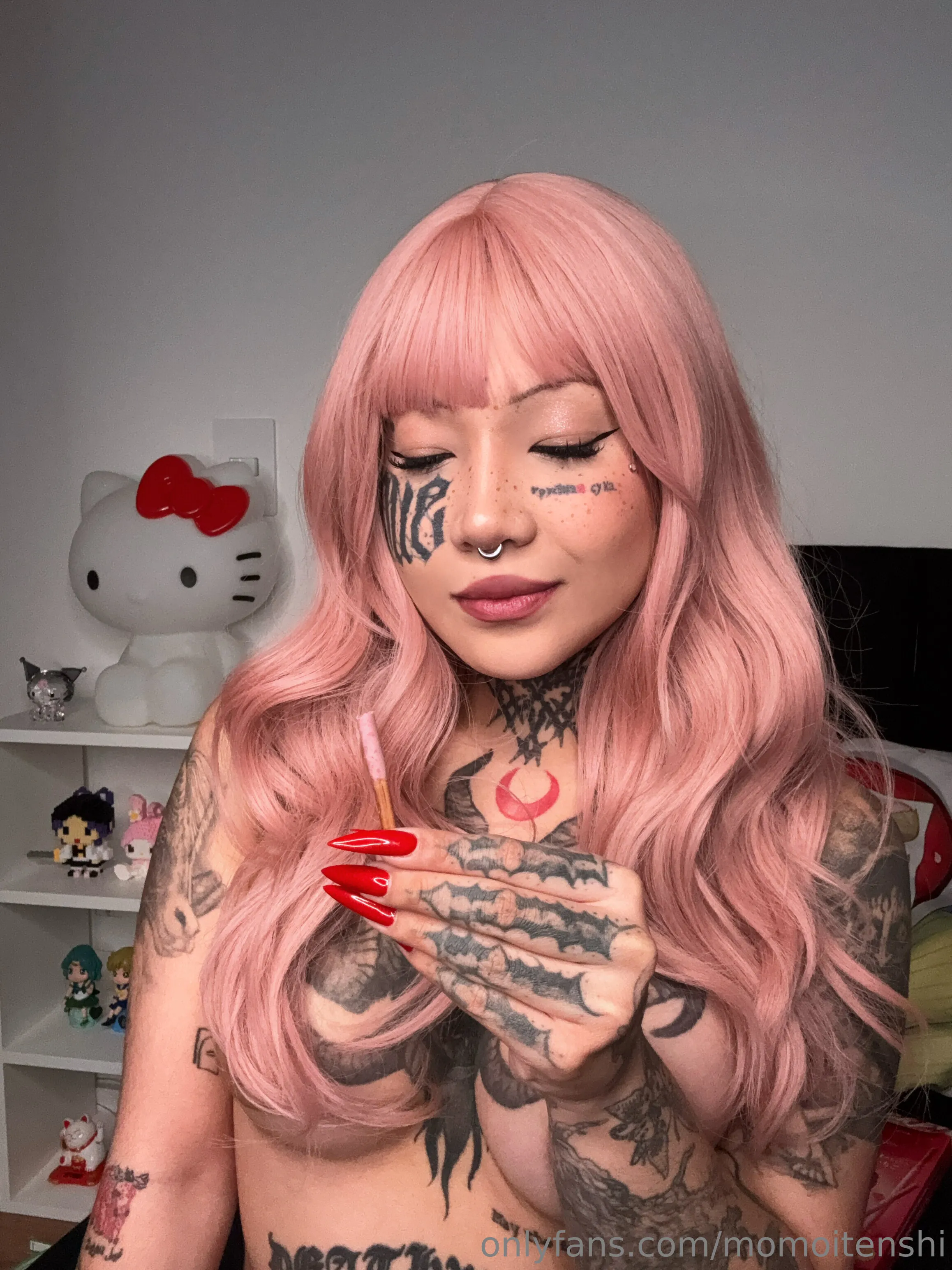 Momoi 天使 ⋆｡‧˚ʚ♡︎ɞ˚‧｡⋆ nude leaked