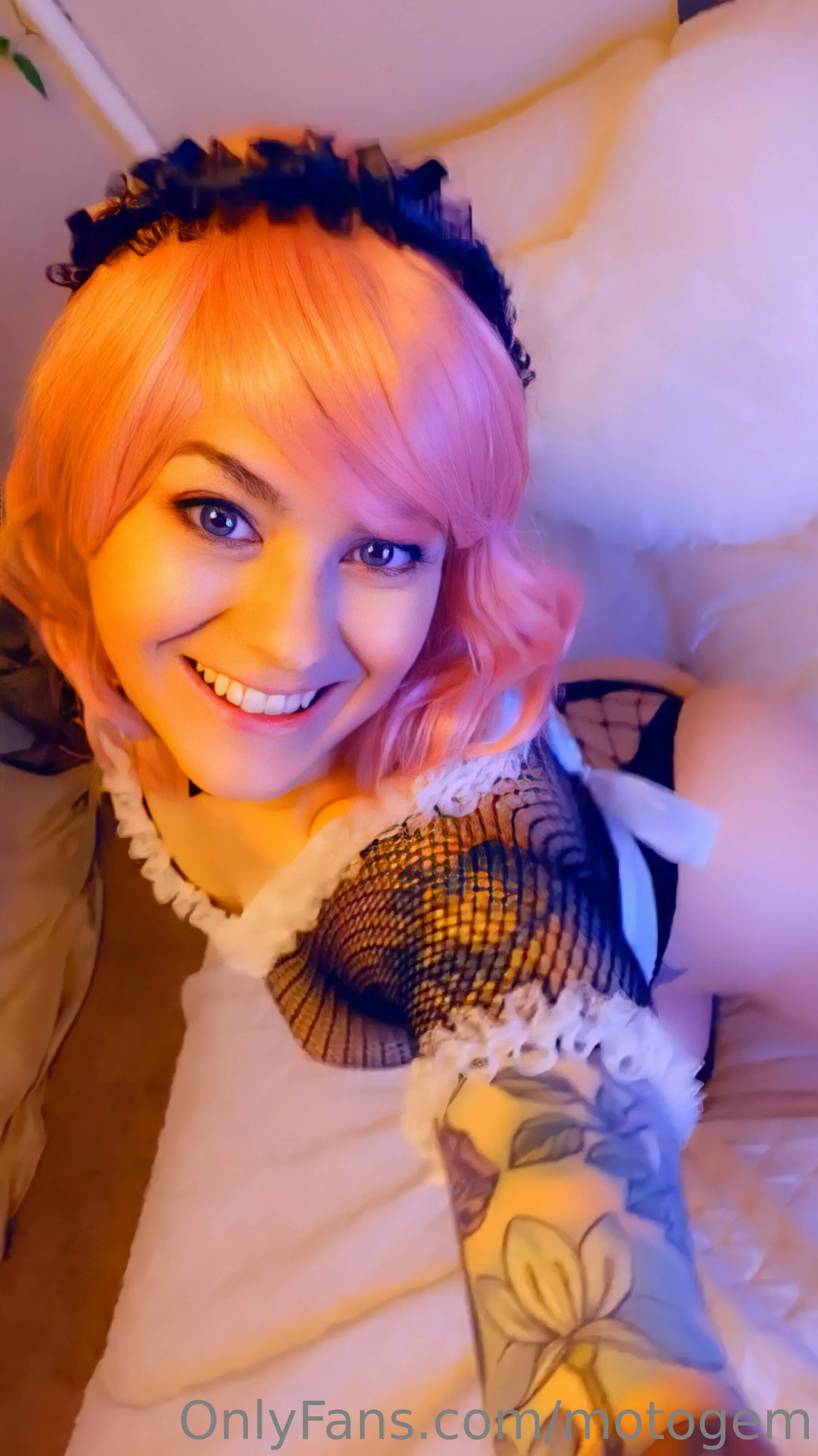 Surrender your inhibitions to the flames of passion, and together, we'll burn brighter than the stars. 🔥🌟