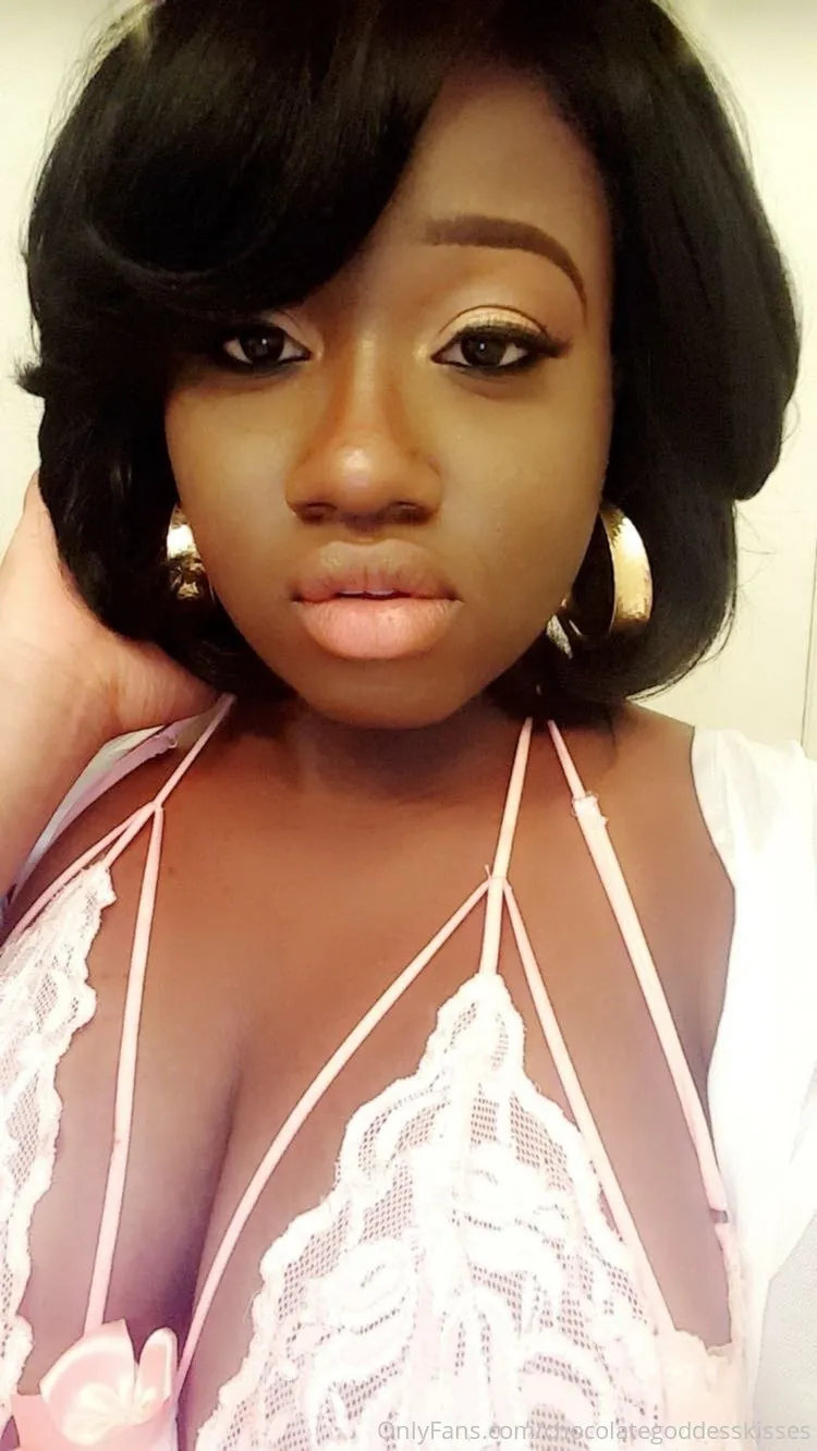 Naughtyah’s Playhouse💋 leaked video