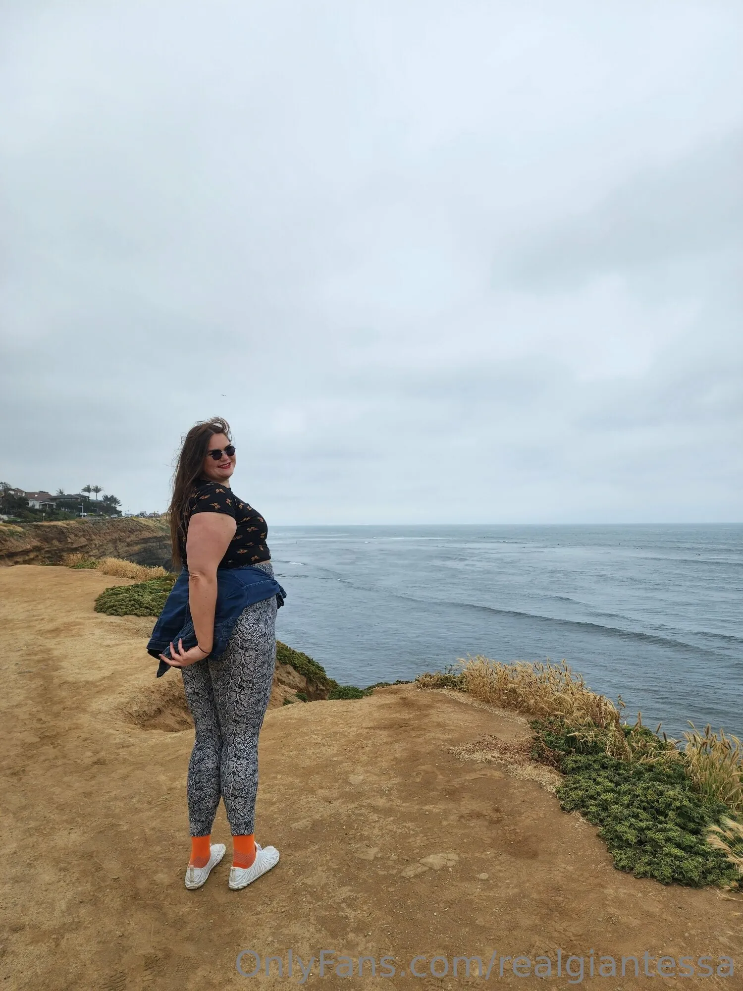 Giga Goddess Aly @realgiantessa morphs