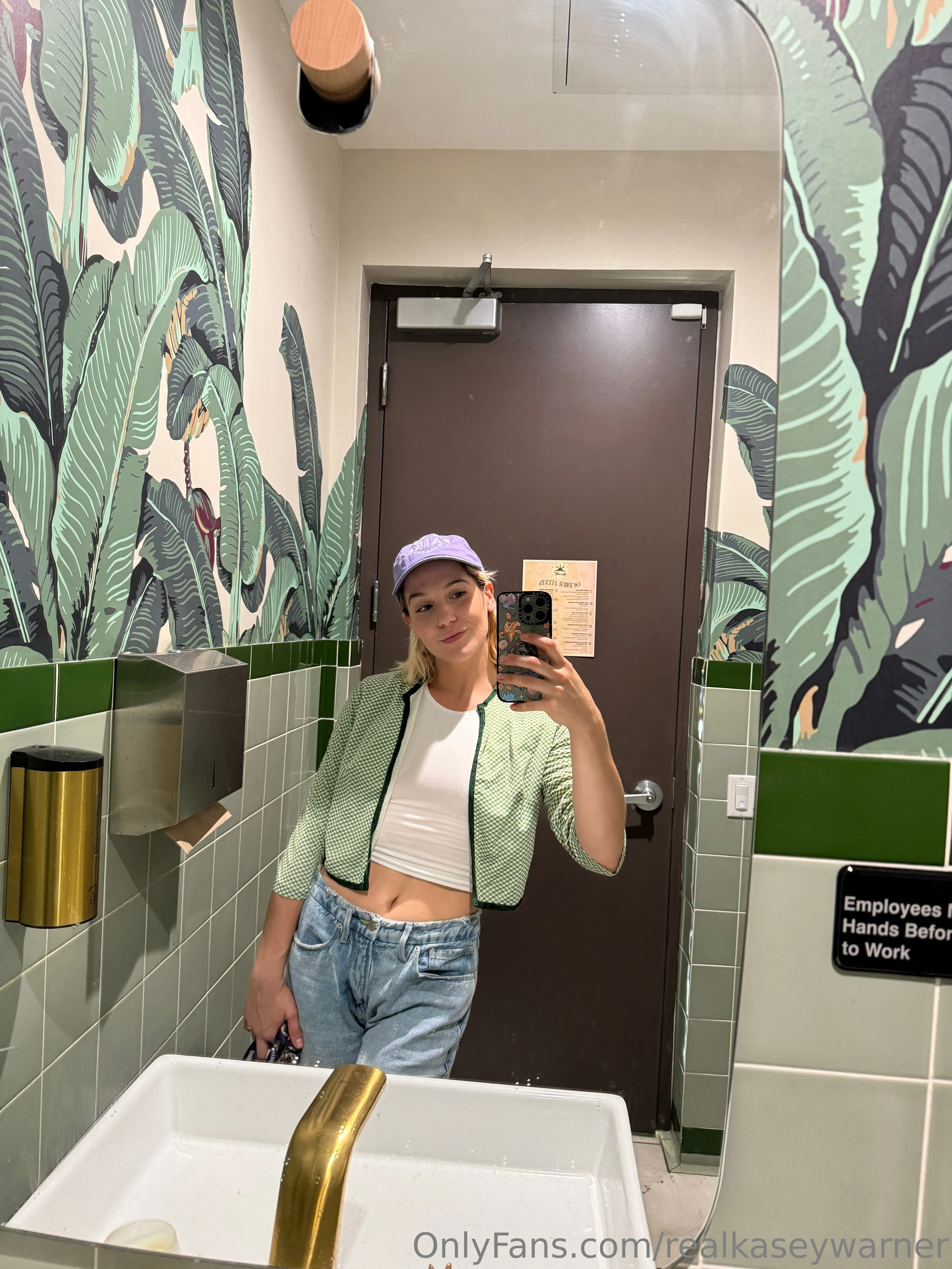 Would you run errands with me? Hehehe maybe get naughtyyy between each task? 😛