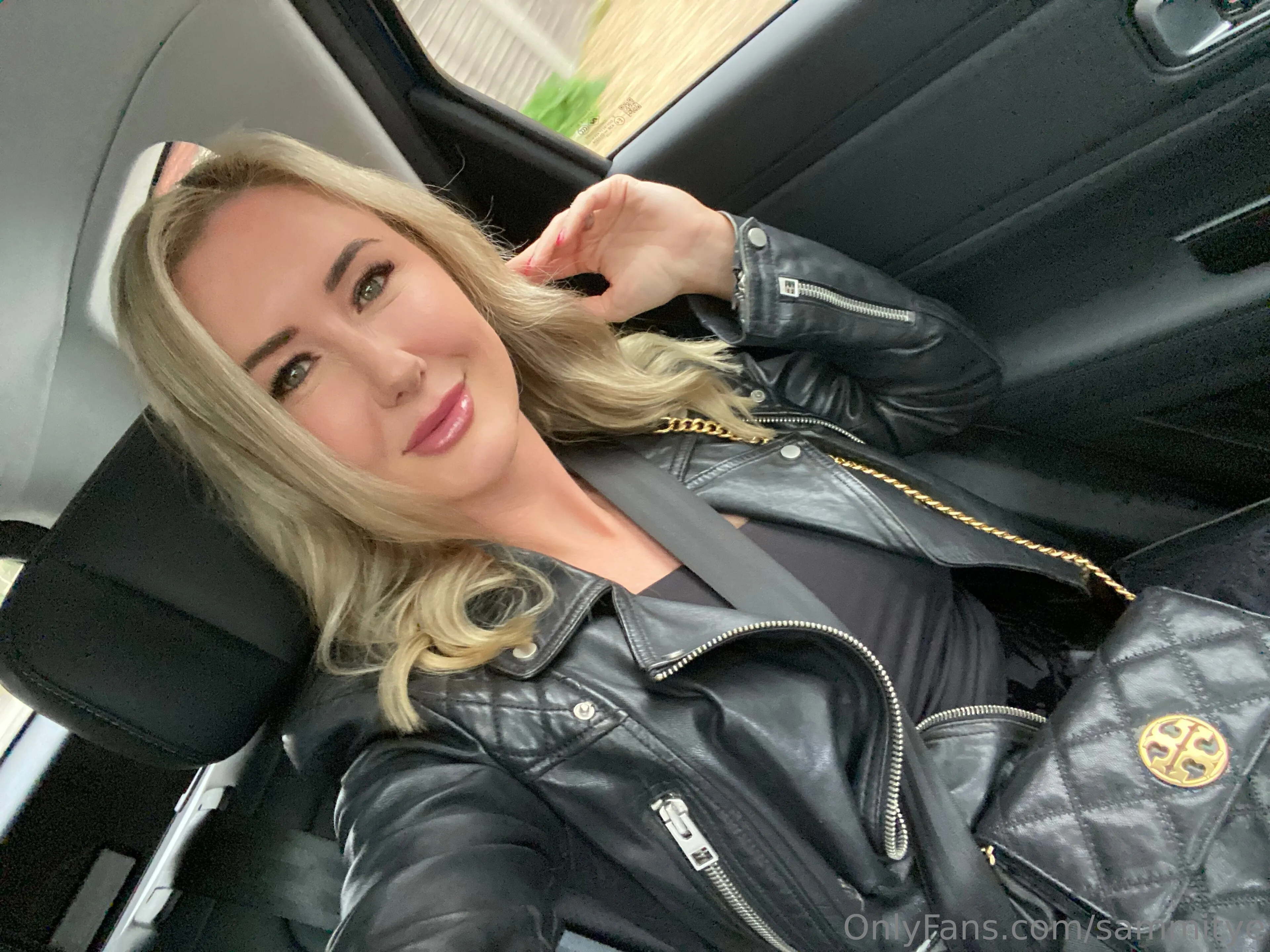 Sammi 💋 @sammitye bickett real name