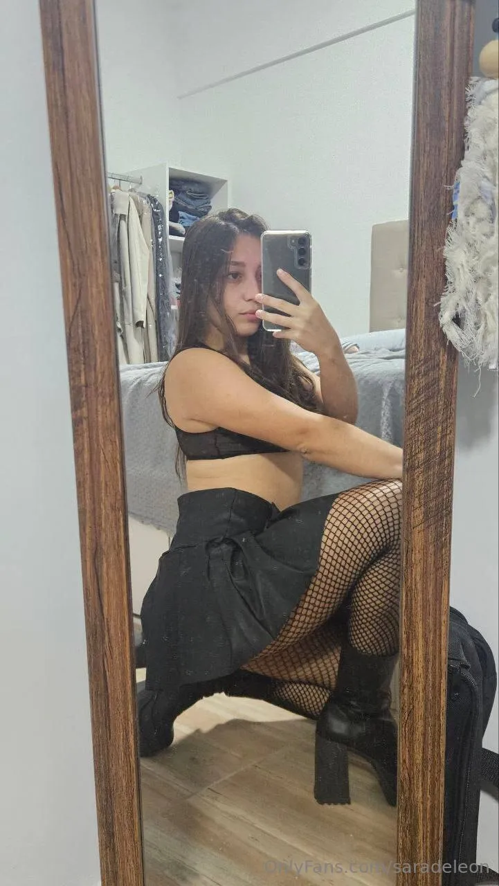 Sara De León incest