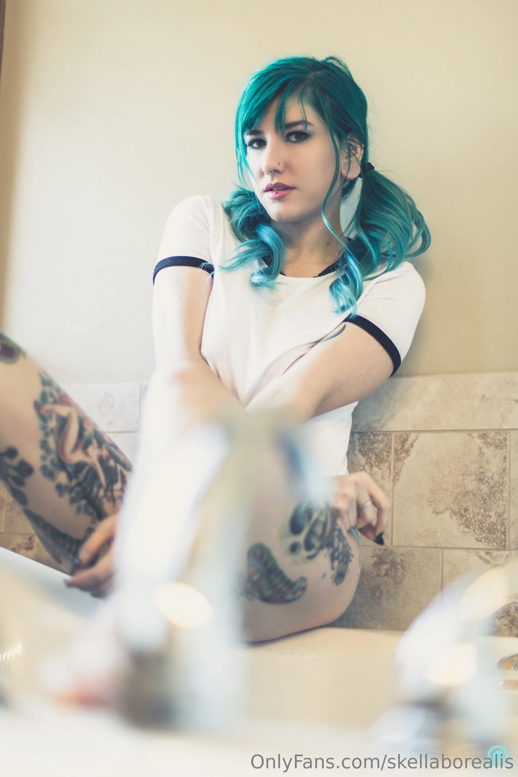 Skella Borealis @skellaborealis has great jeans blue eyes