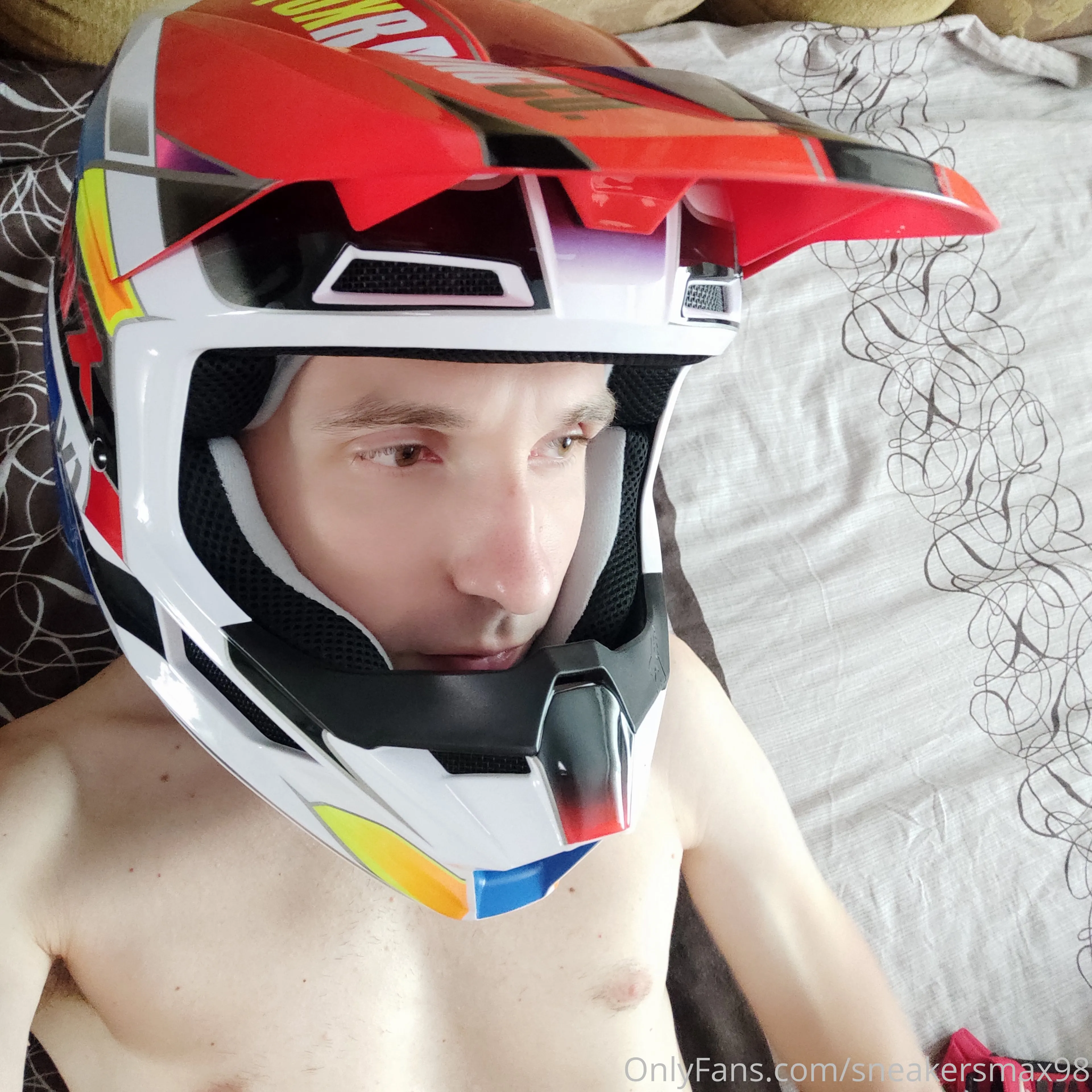 Sneakersmax98 @sneakersmax98 pron