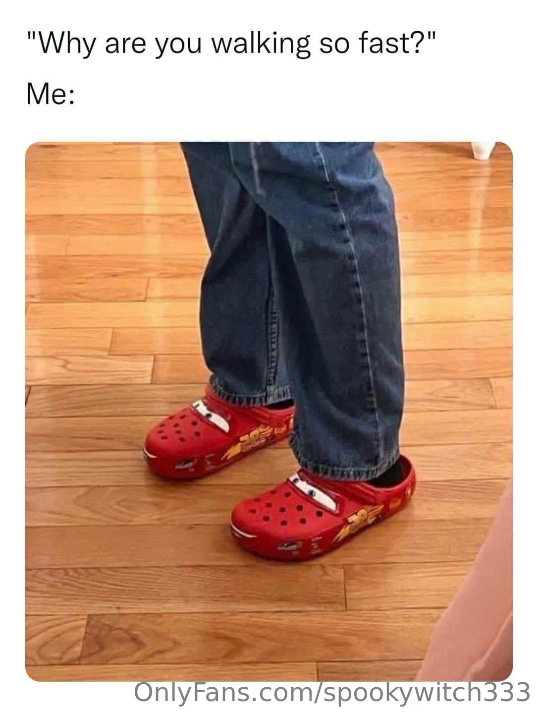 Spooky Jolene @spookywitch333 holding paper