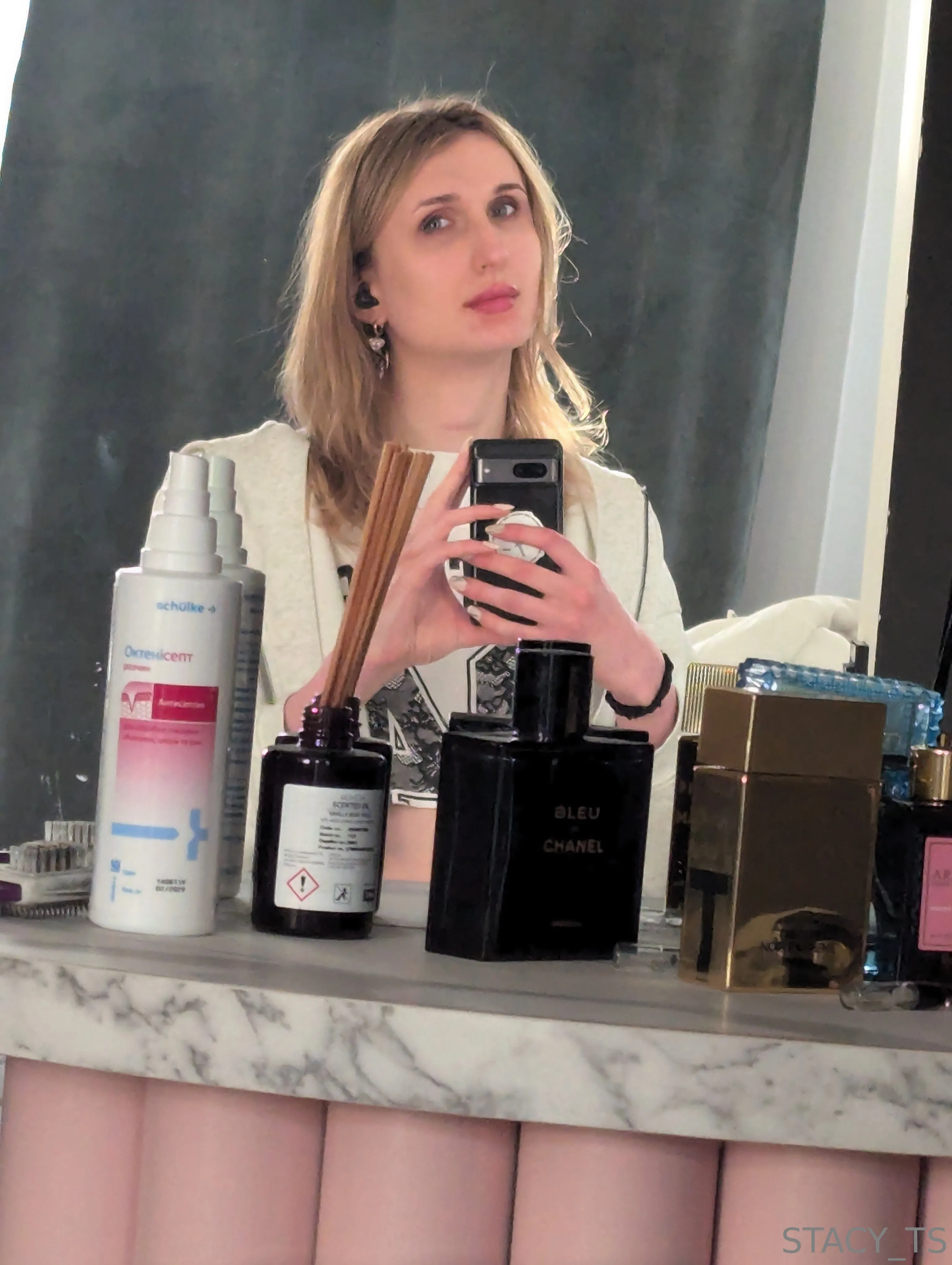 You seem to be just watching.And you're already fantasizing about holding me by the waist.It's nice to be an inspiration