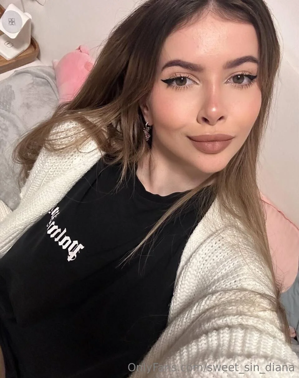 🎀 Crystal Di 🎀 @sweet_sin_diana euphoira