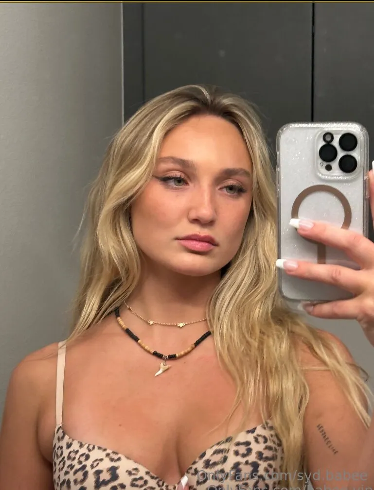 Syd FREE 💋 Naughtiest blonde on OF fucked