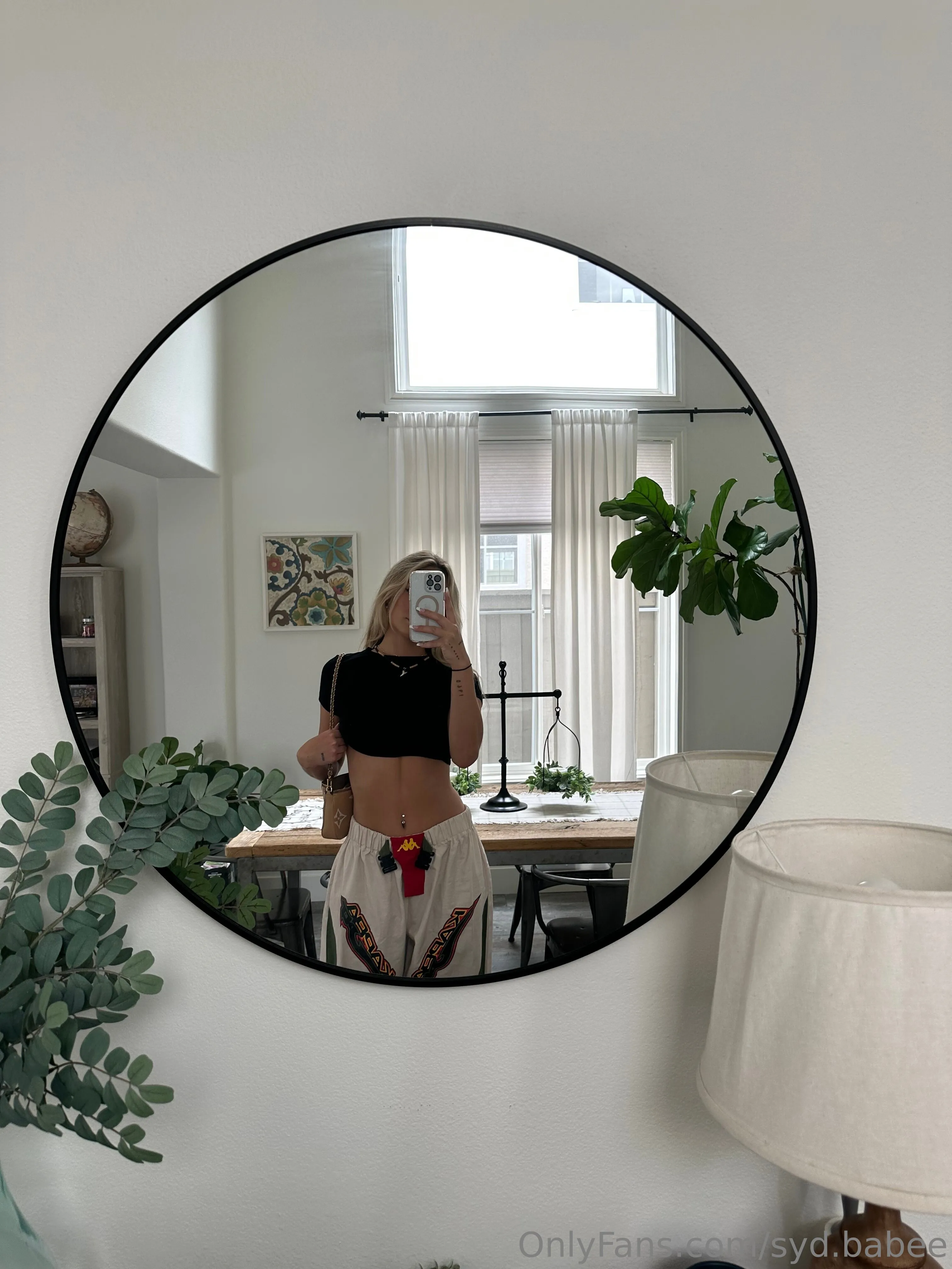 Syd FREE 💋 Naughtiest blonde on OF nude porn