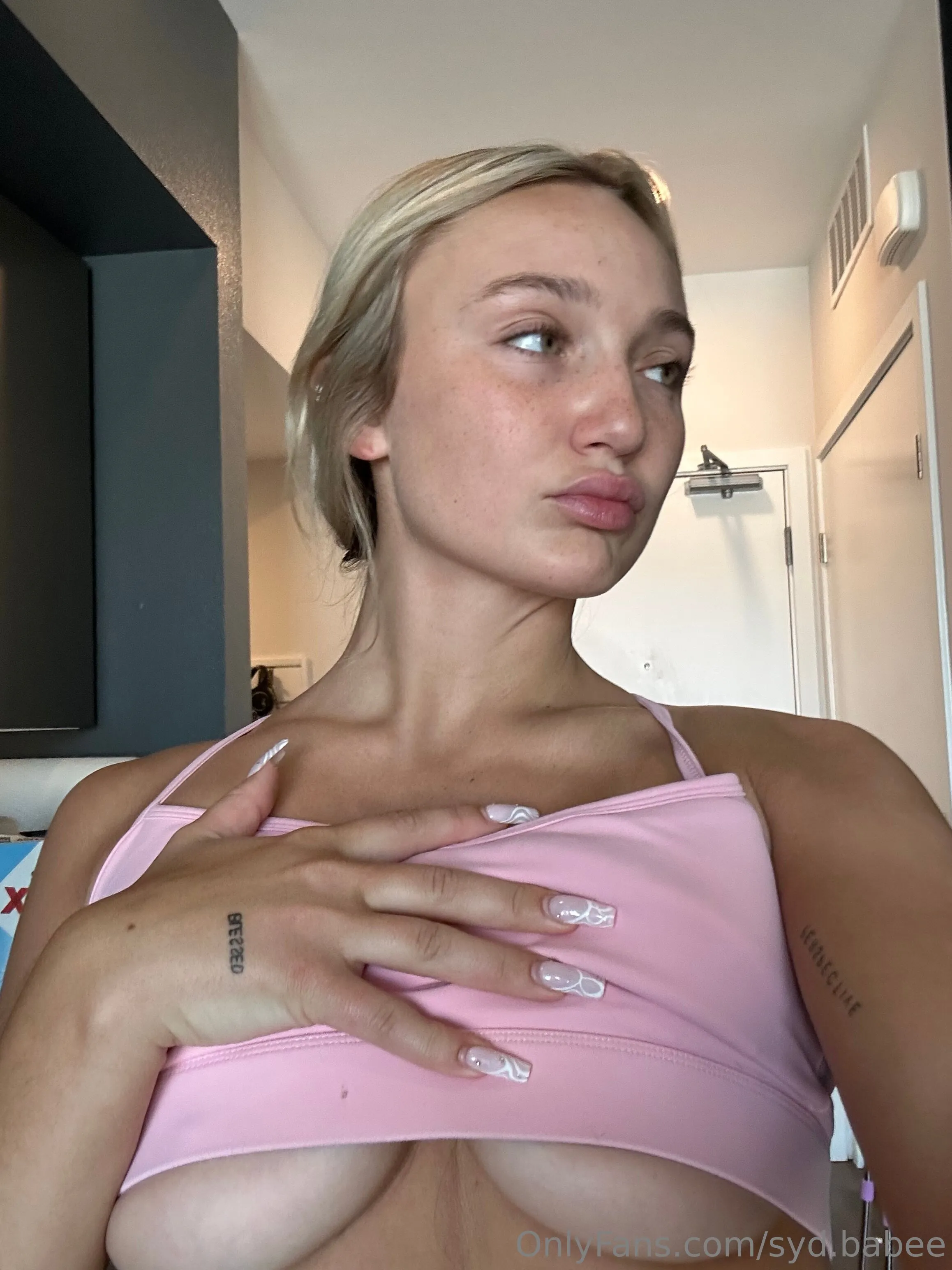 Syd FREE 💋 Naughtiest blonde on OF wrestling