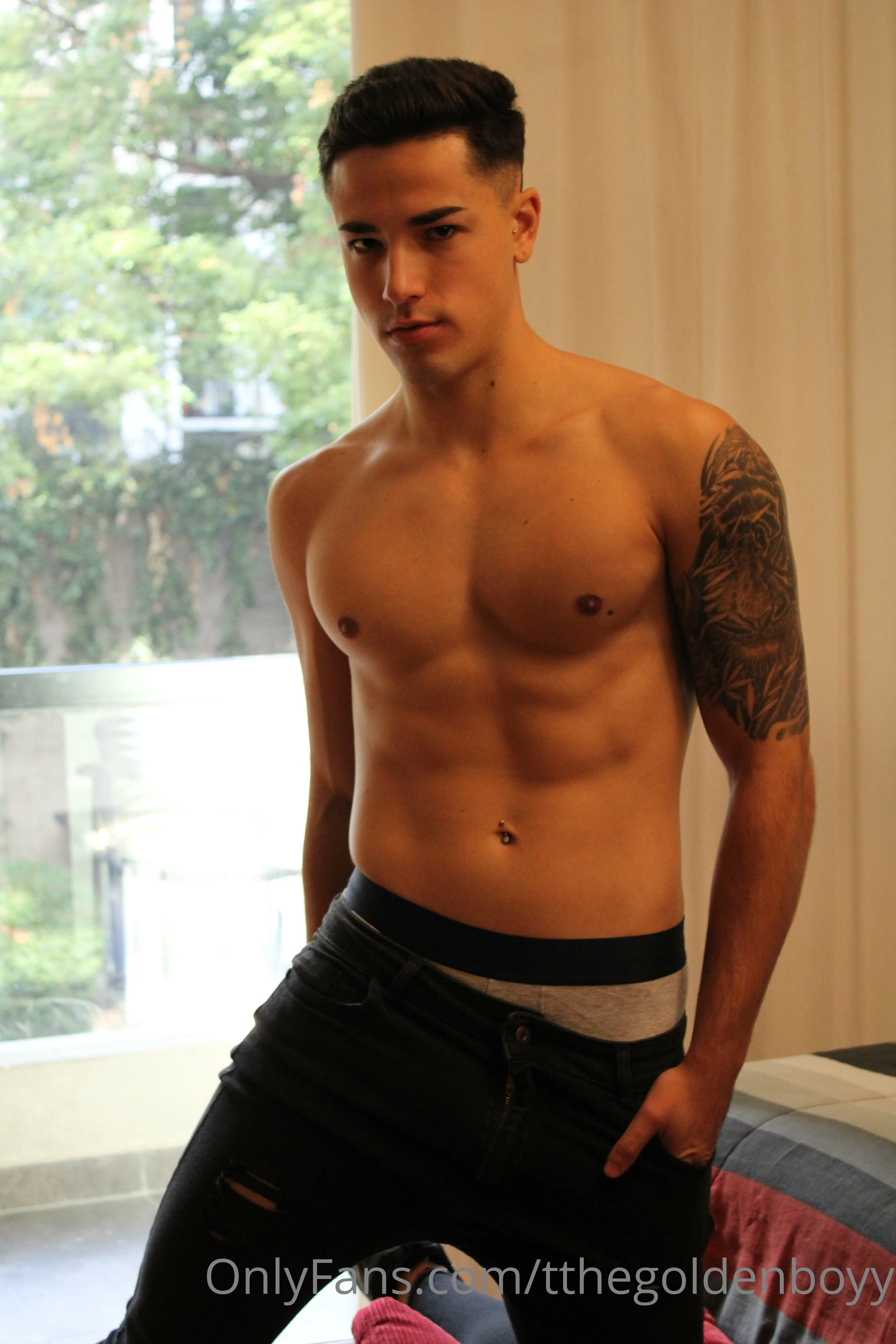 𝓜𝓪𝓷𝓾 𝓣𝓱𝓮 𝓖𝓸𝓵𝓭𝓮𝓷