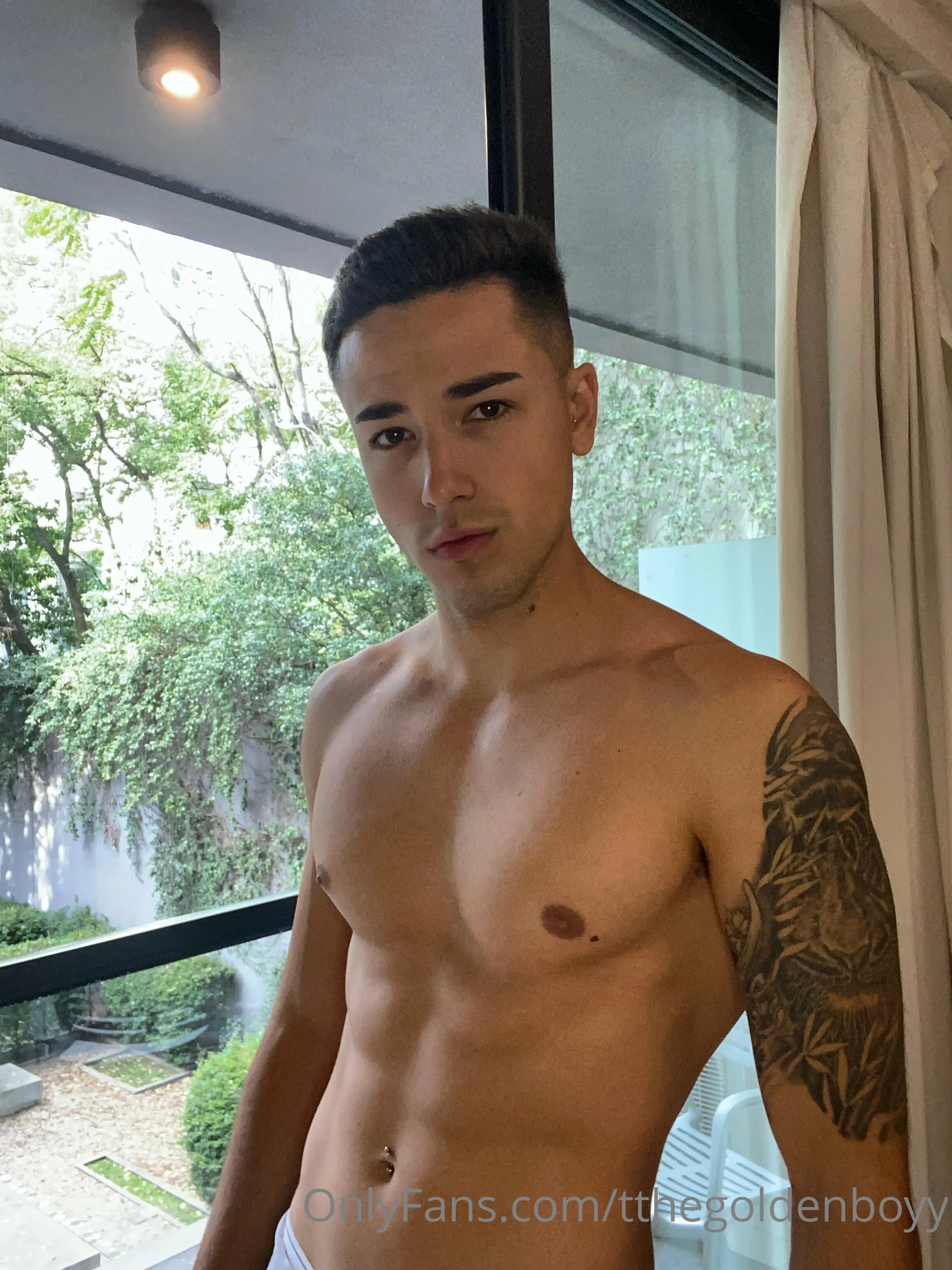 𝓜𝓪𝓷𝓾 𝓣𝓱𝓮 𝓖𝓸𝓵𝓭𝓮𝓷