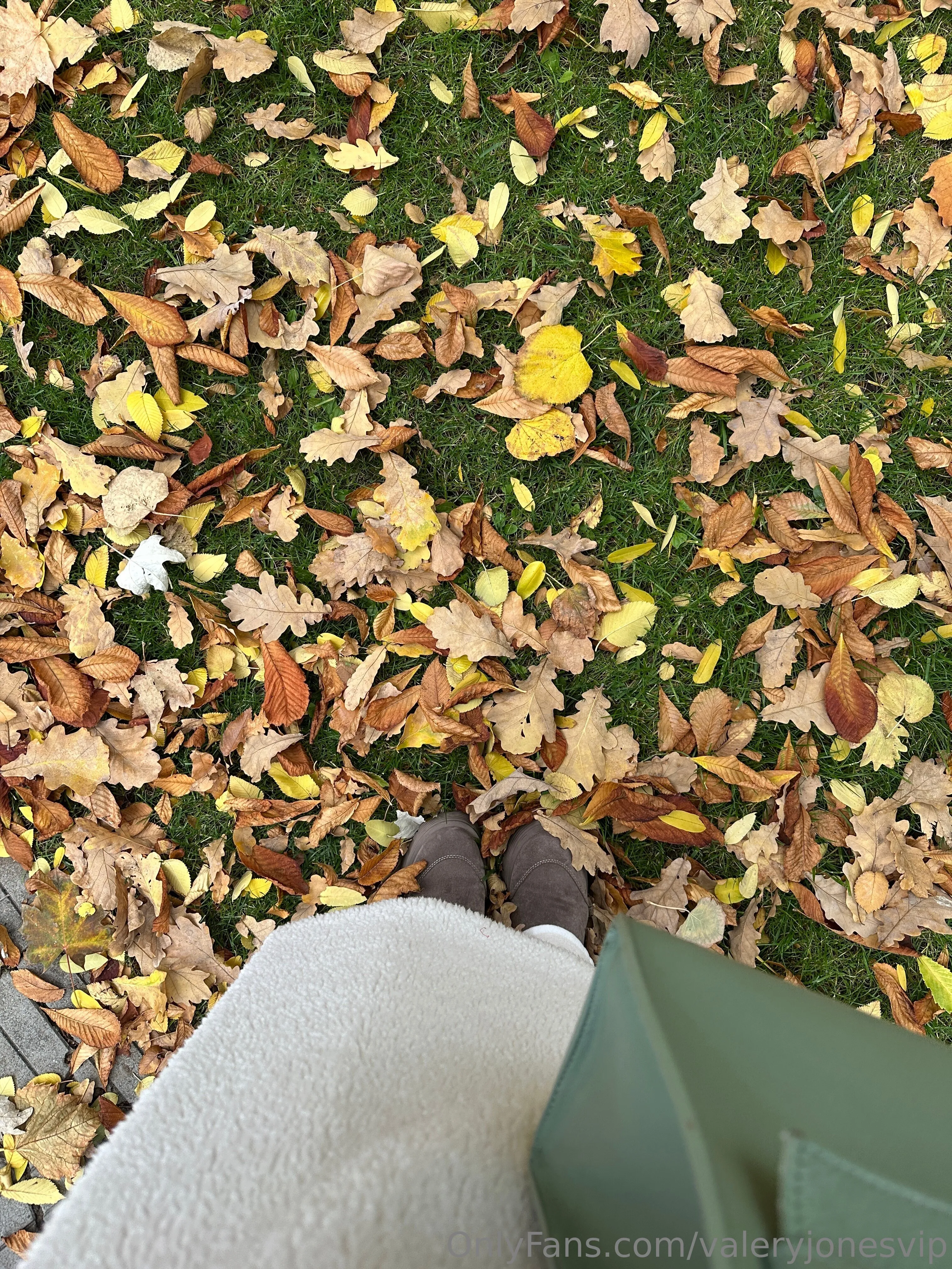 Valery 💕 Your fav flexible girl @valeryjonesvip masturbation