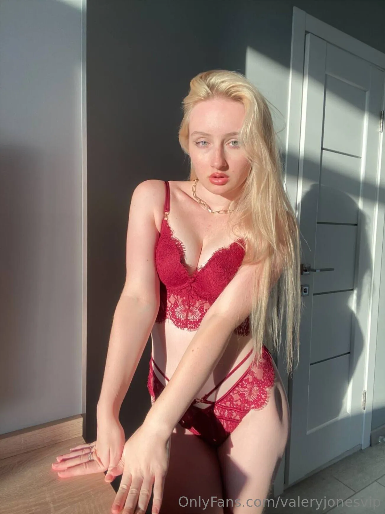 Valery 💕 Your fav flexible girl masterbating