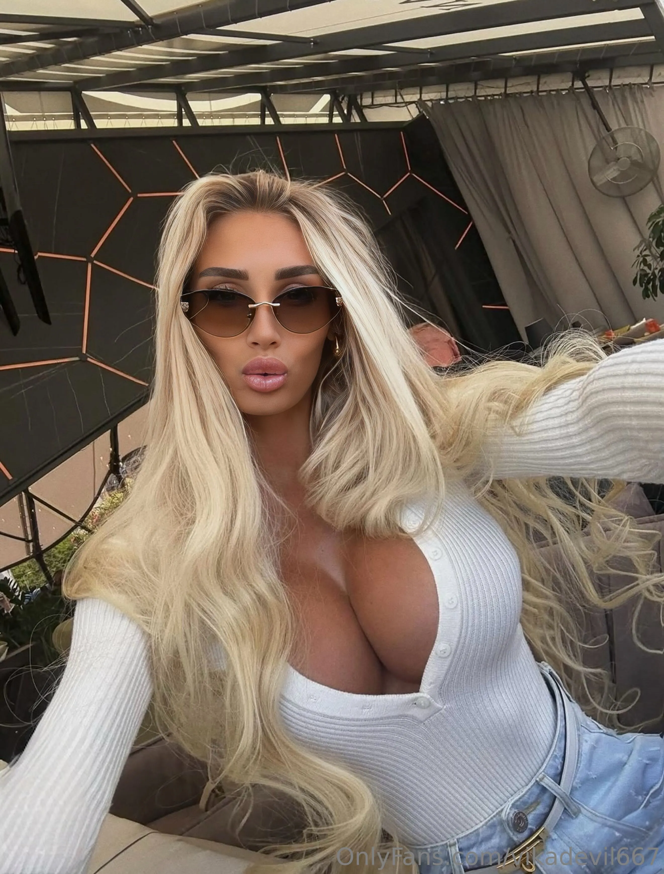 𝐕𝐢𝐤𝐚 😈 𝐃𝐞𝐯𝐢𝐥