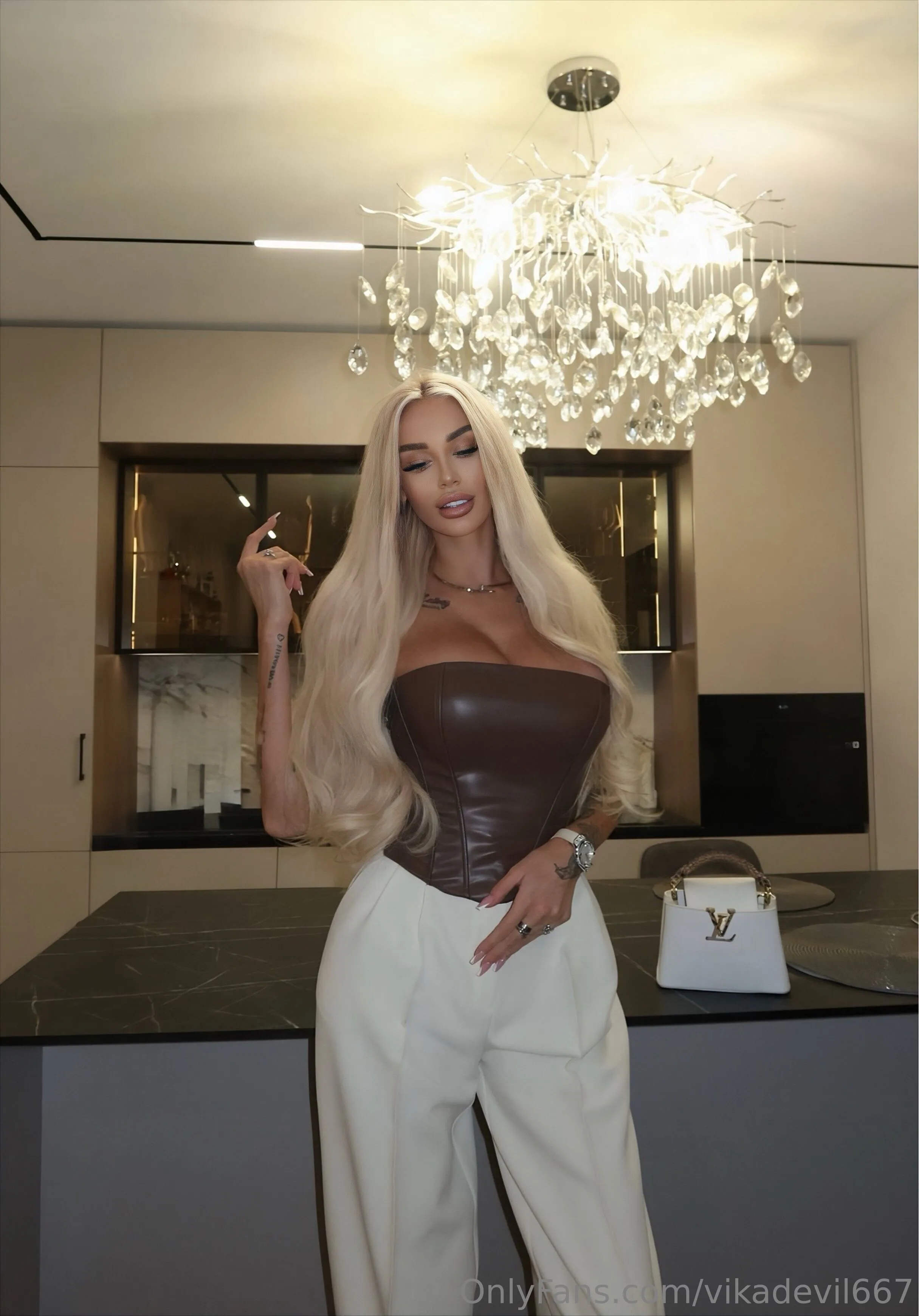 𝐕𝐢𝐤𝐚 😈 𝐃𝐞𝐯𝐢𝐥