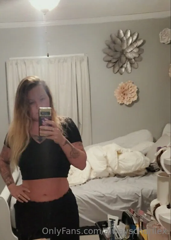 Side chick certified 🤫