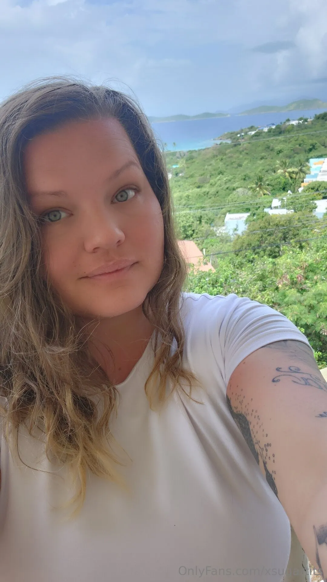 Side chick certified 🤫