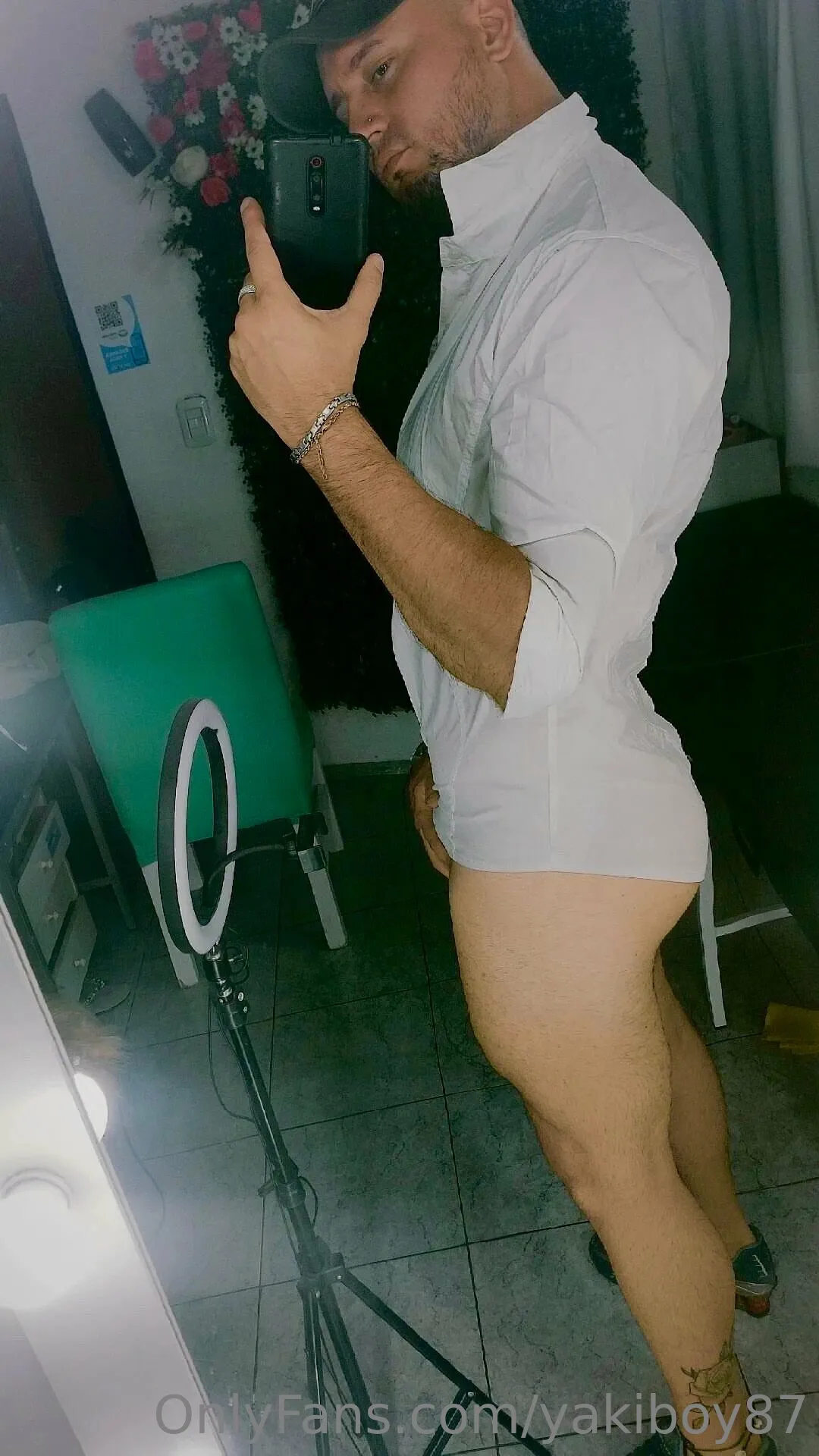 Yakiboy87 is married