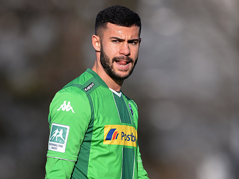 Bilal Sezer Turkish-Azerbaijani football midfielder playing match