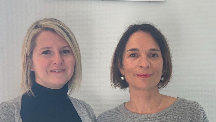 Nathalie Alibert competing in épée fencing at a major tournament.