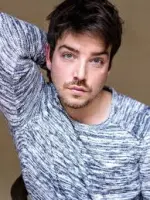 Christopher Alexander Komm performing on stage