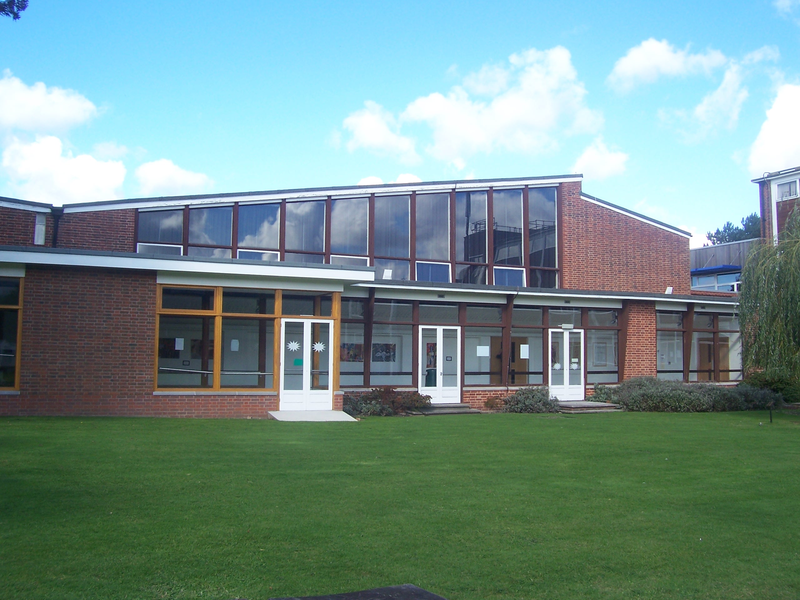Brockenhurst College campus photo